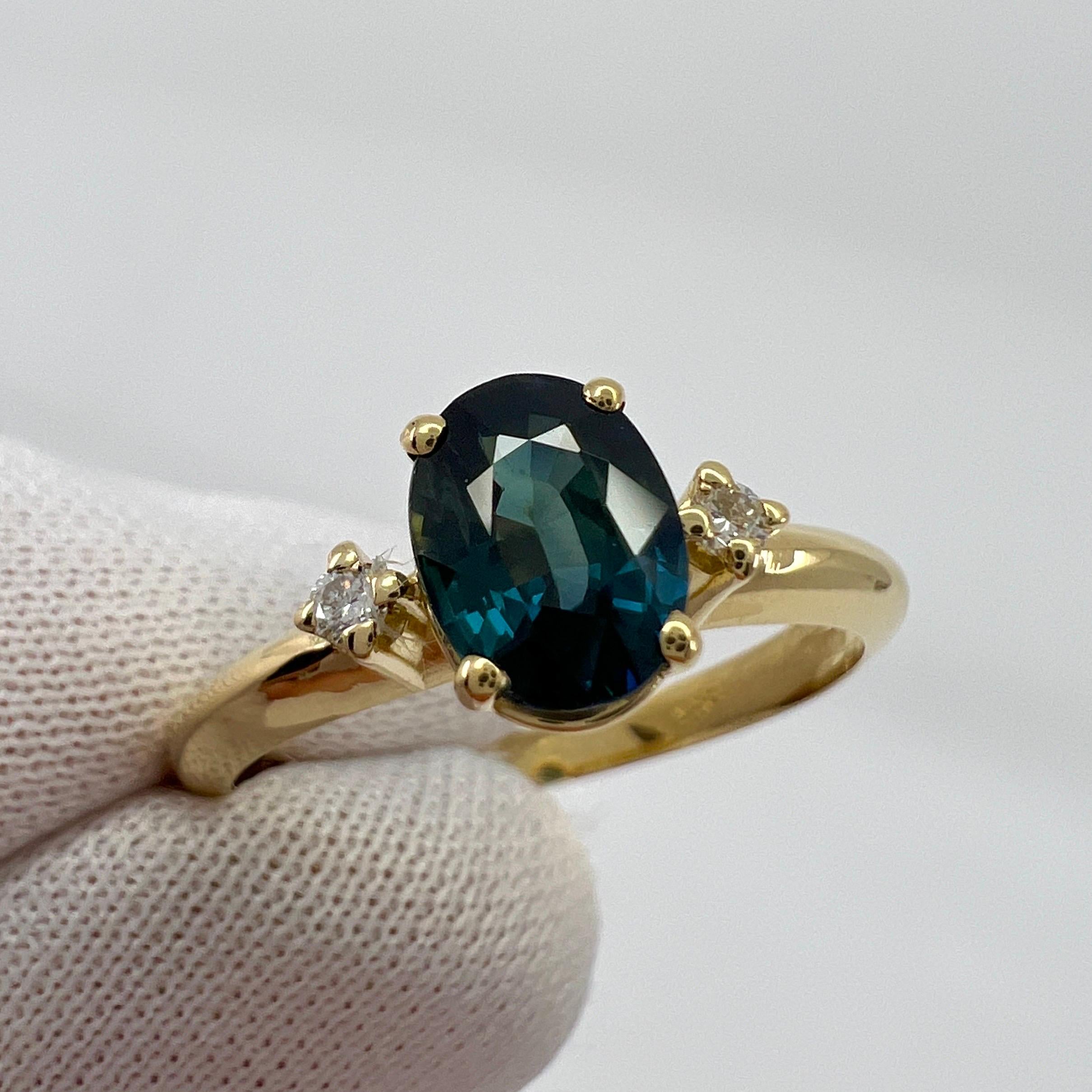 1.05ct Teal Green Blue Oval Cut Sapphire & Diamond Three Stone 18k Gold Ring For Sale 4