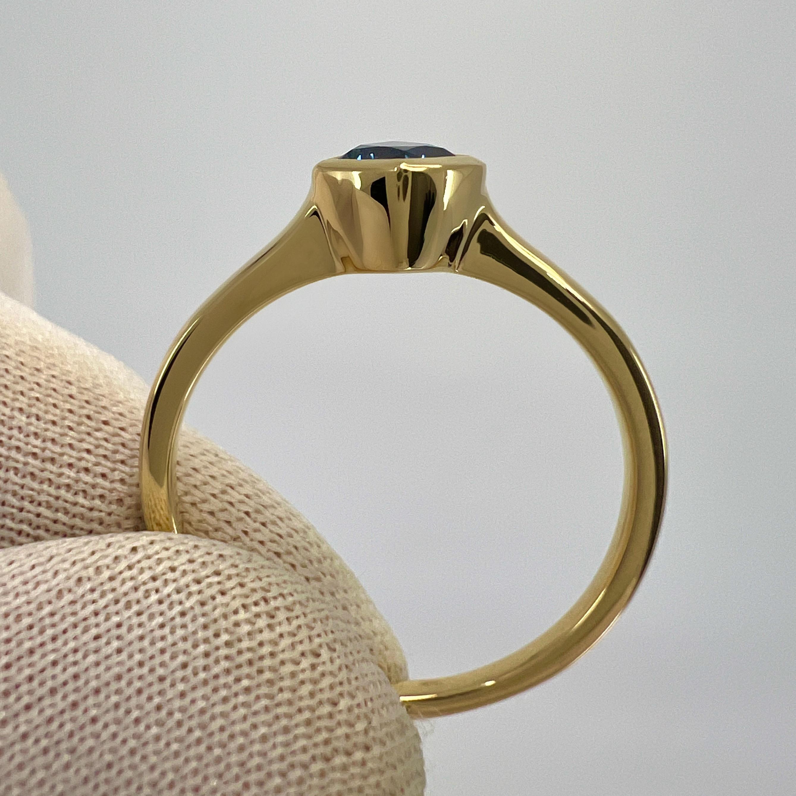Women's or Men's 1.05ct Vivid Blue Ceylon Sapphire Fancy Kite Cut 18k Yellow Gold Solitaire Ring For Sale