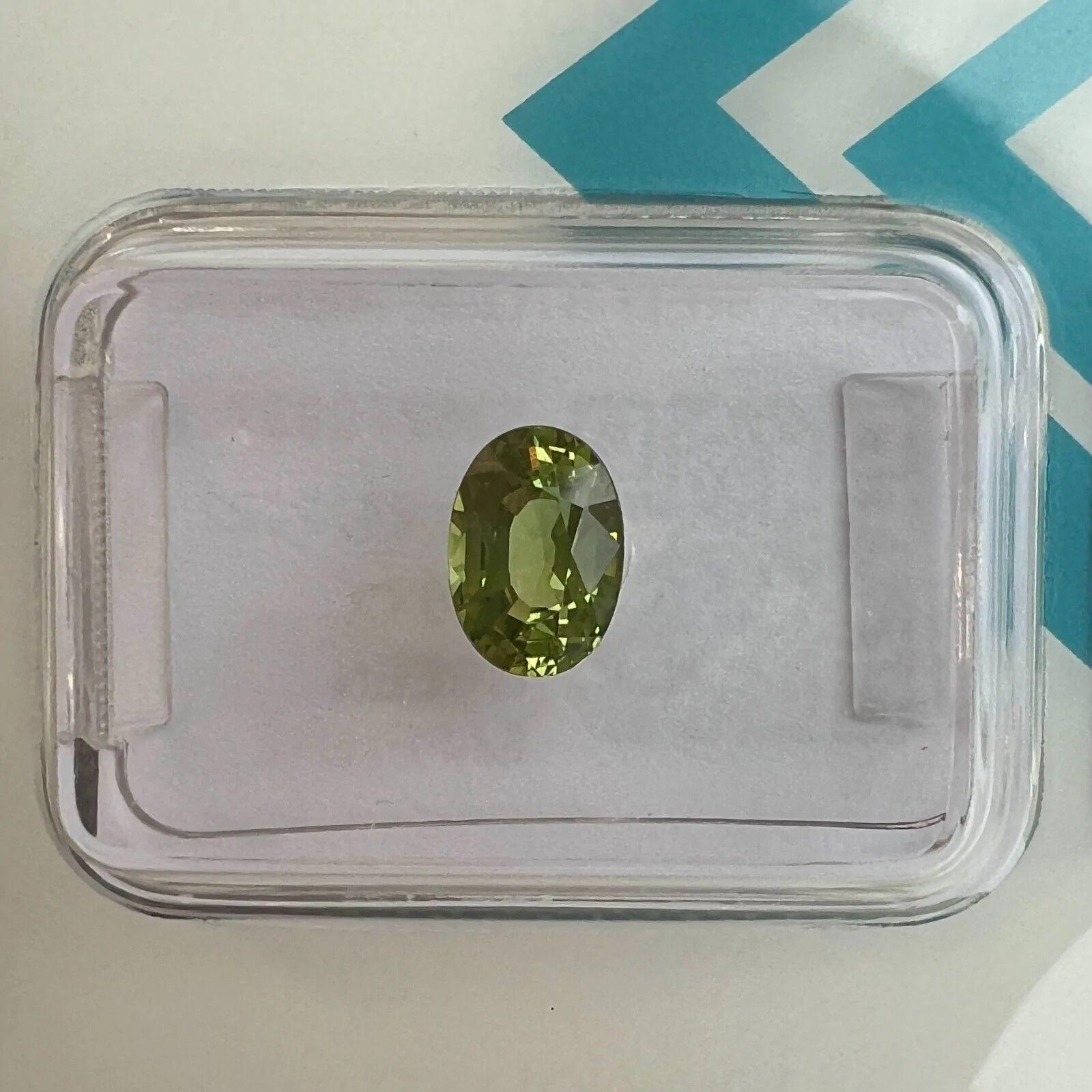 Women's or Men's 1.05ct Vivid Green Oval Cut Sapphire Untreated Rare IGI Certified Blister For Sale