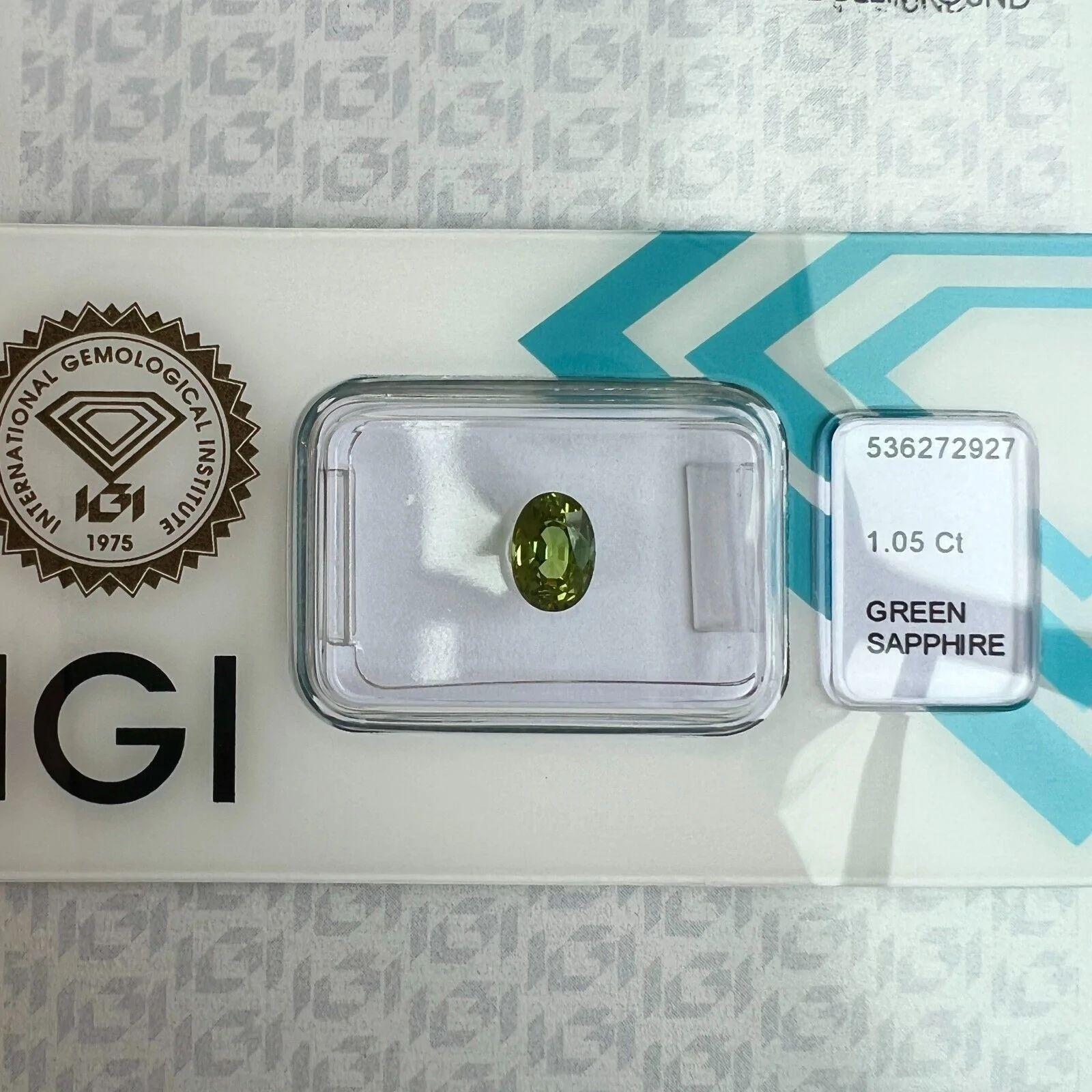 1.05ct Vivid Green Oval Cut Sapphire Untreated Rare IGI Certified Blister For Sale 1