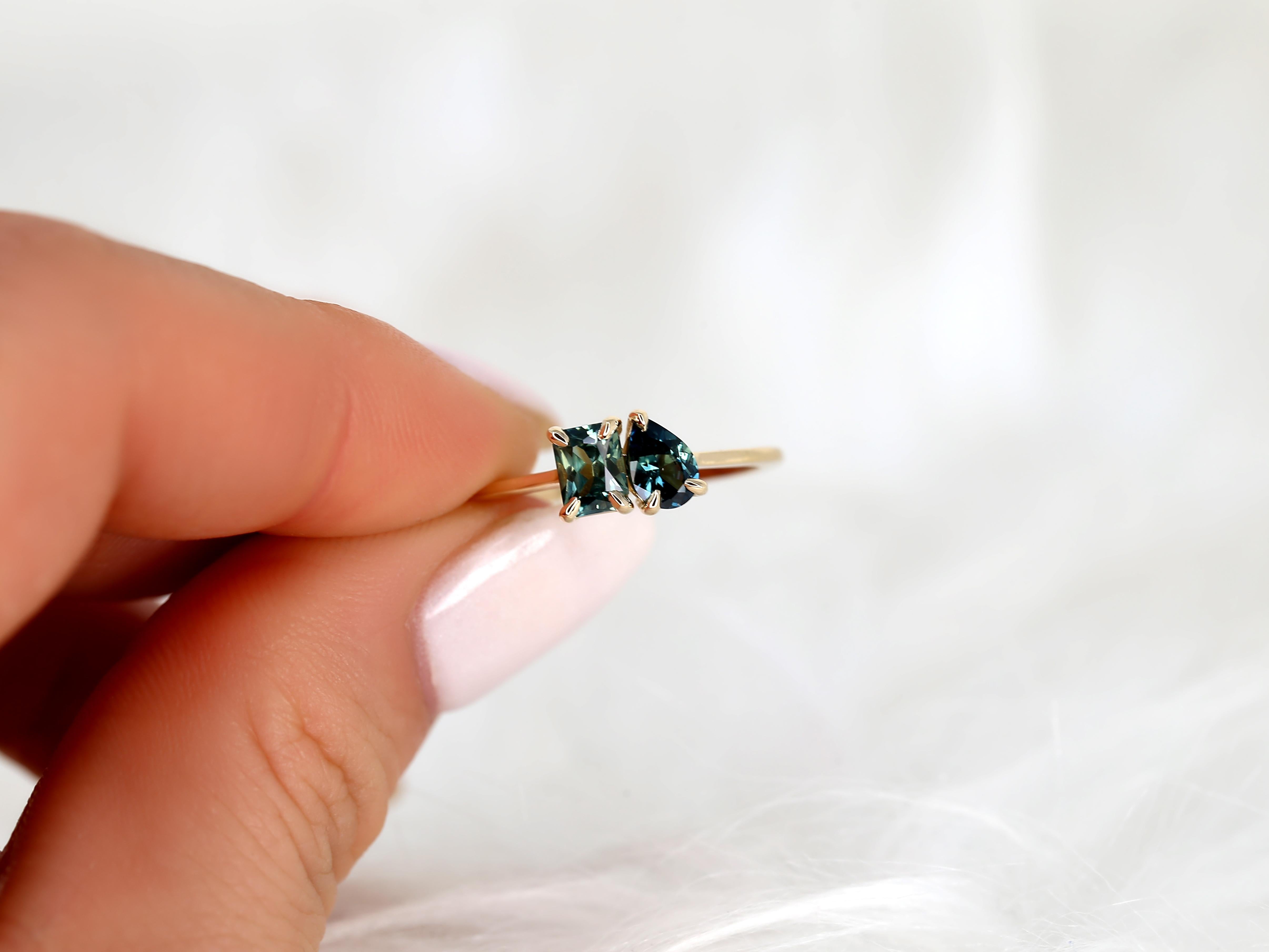 Radiant Cut 1.05cts Gemini 14kt Gold Ocean Teal Sapphire Toi Et Moi Ring For Sale