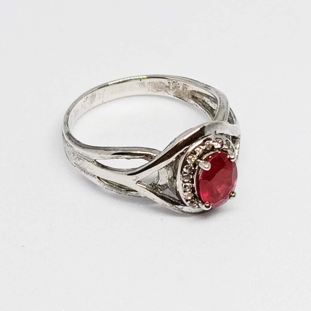 Anillo de rubí de 1,05cts. Plata de ley sobre chapado en oro de 18 quilates en venta 1