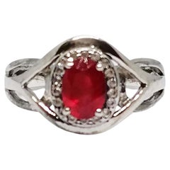 Anillo de rubí de 1,05cts. Plata de ley sobre chapado en oro de 18 quilates
