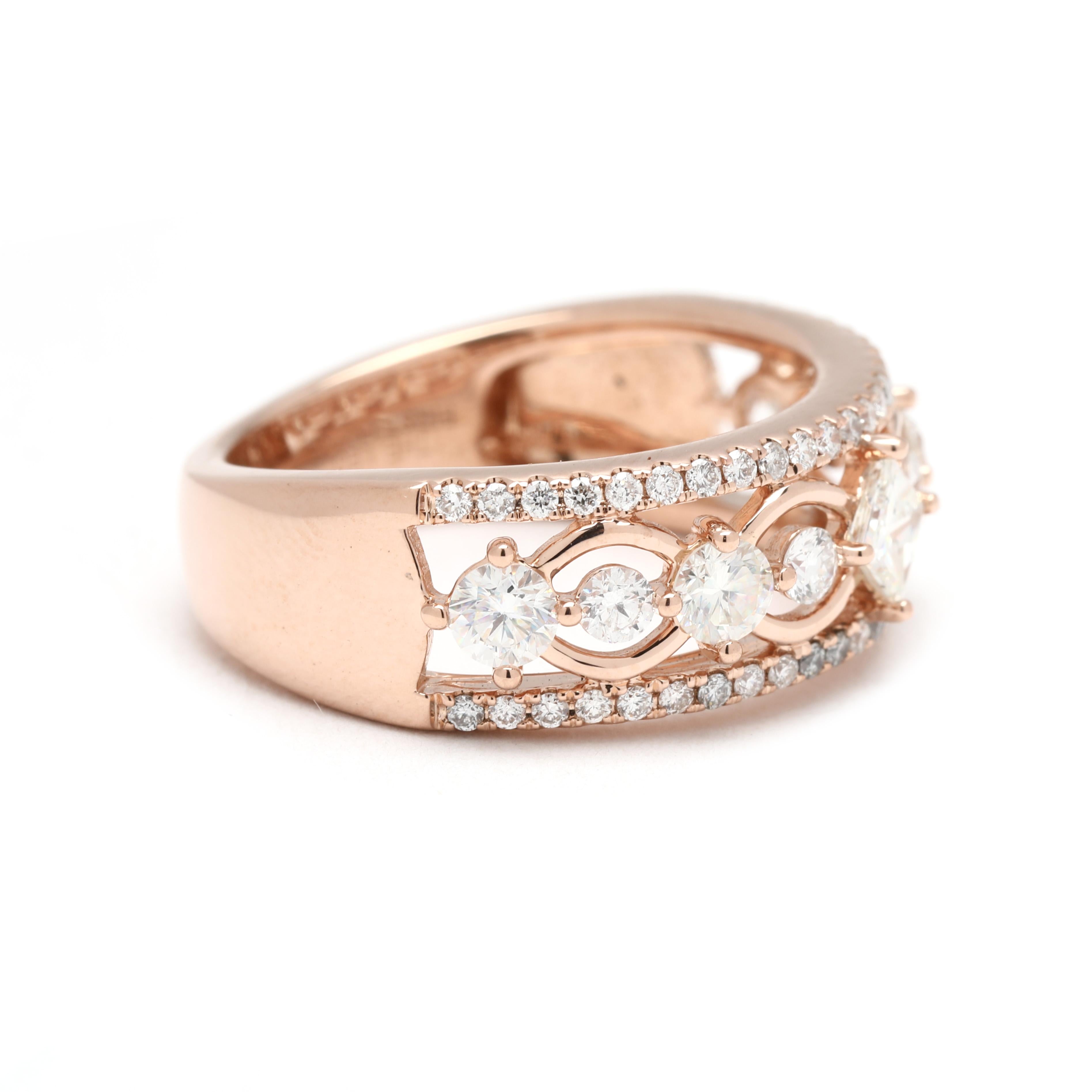 Steine:
Diamant
Prinzessinnenschnitt
3.25 mm
etwa 0,25 Karat insgesamt
GH Farbe/ SI1 Klarheit
runder Brillantschliff
etwa 0,80 Karat insgesamt
Farbe FG/ Reinheit VS1-SI1

Ring Größe 6

Steigung ab Finger: 3.6 mm

Breite: 7,4 mm

Gewicht: 3,4 dwts. /