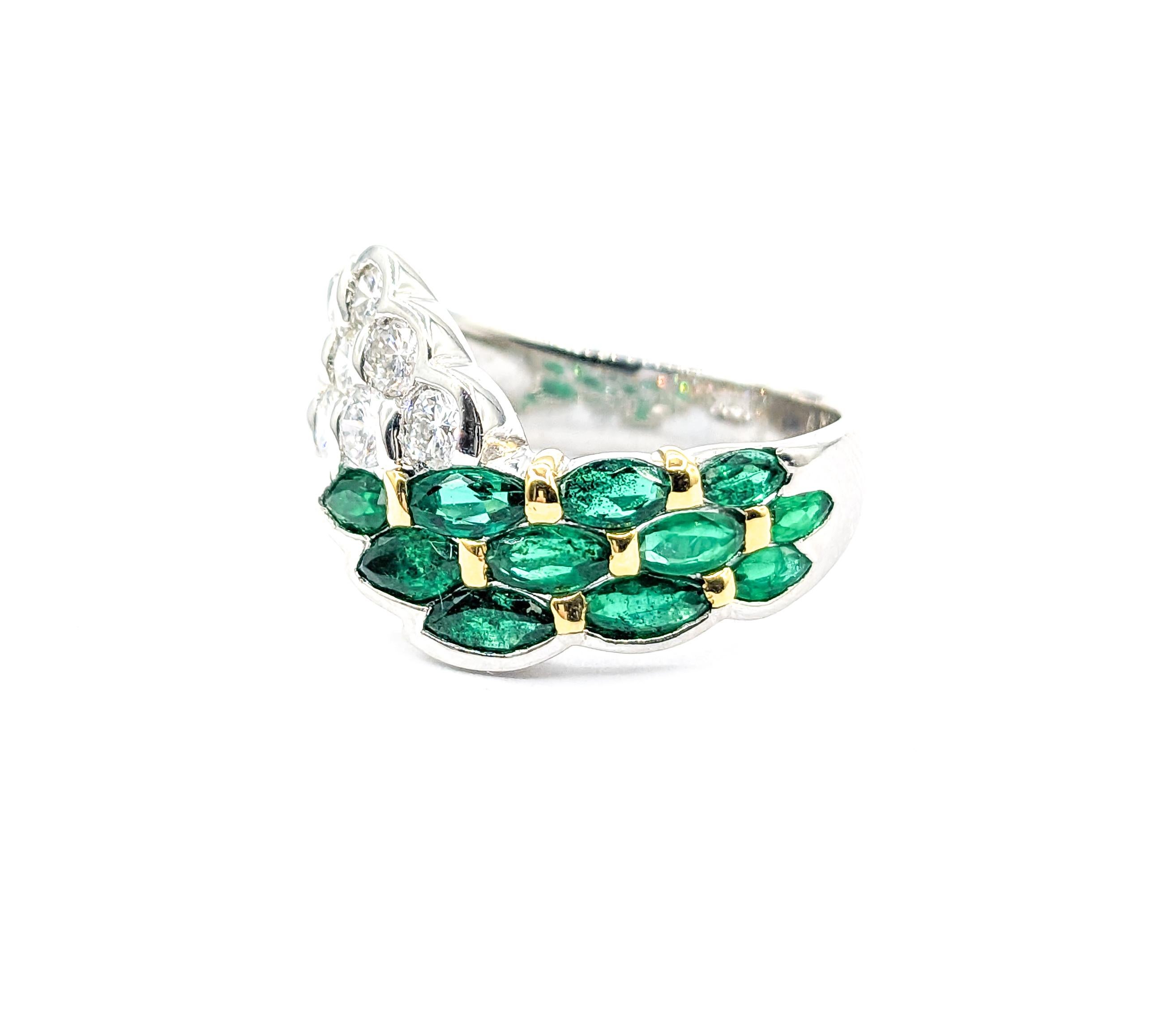 Contemporary 1.05ctw Emerald & 0.89ctw Diamond Ring In white Gold For Sale