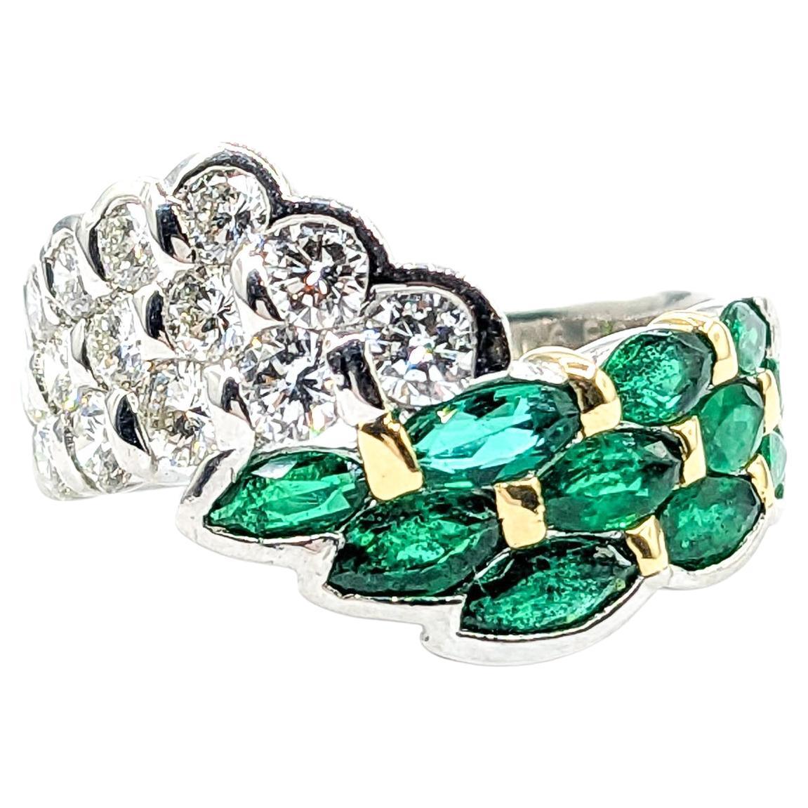 1.05ctw Emerald & 0.89ctw Diamond Ring In white Gold For Sale