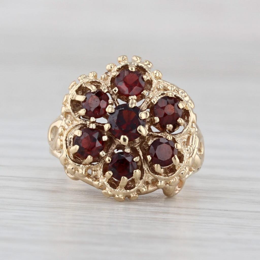 1.05ctw Garnet Flower Cluster Ring 14k Yellow Gold Size 4 Cocktail Bon état - En vente à McLeansville, NC