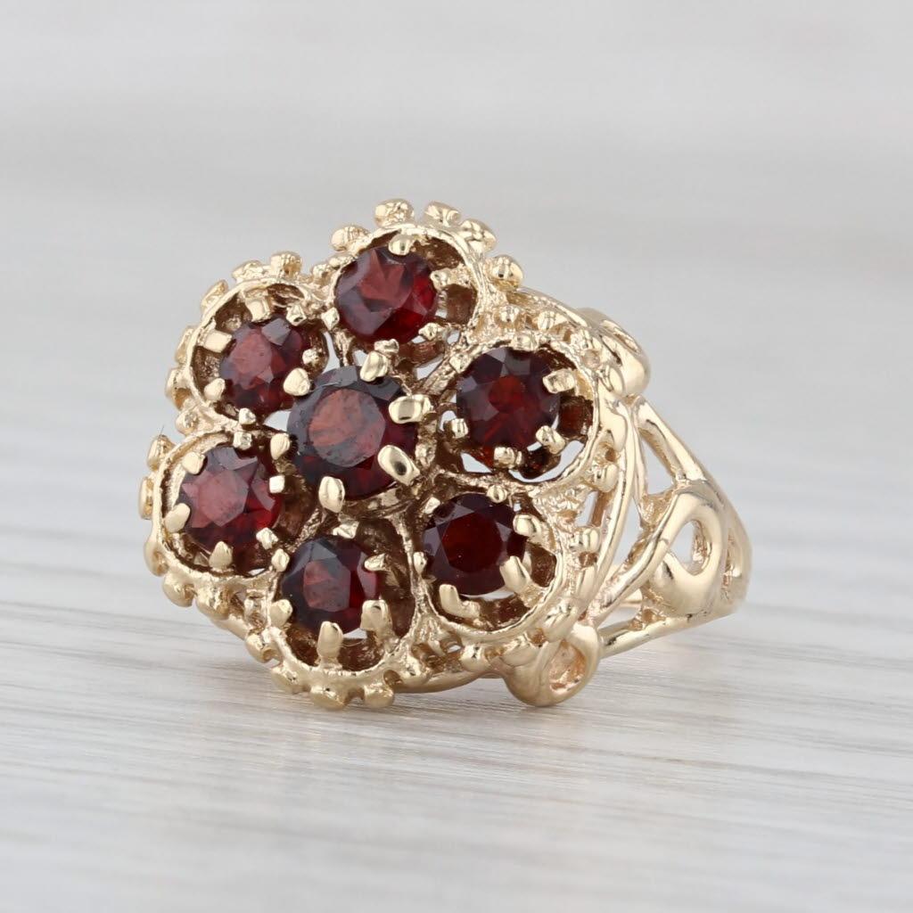 1.05ctw Garnet Flower Cluster Ring 14k Yellow Gold Size 4 Cocktail en vente 1