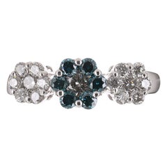 1,05tcw 14K Fancy Blauer Fancy-Diamant & Weißer Diamant-Blumenring