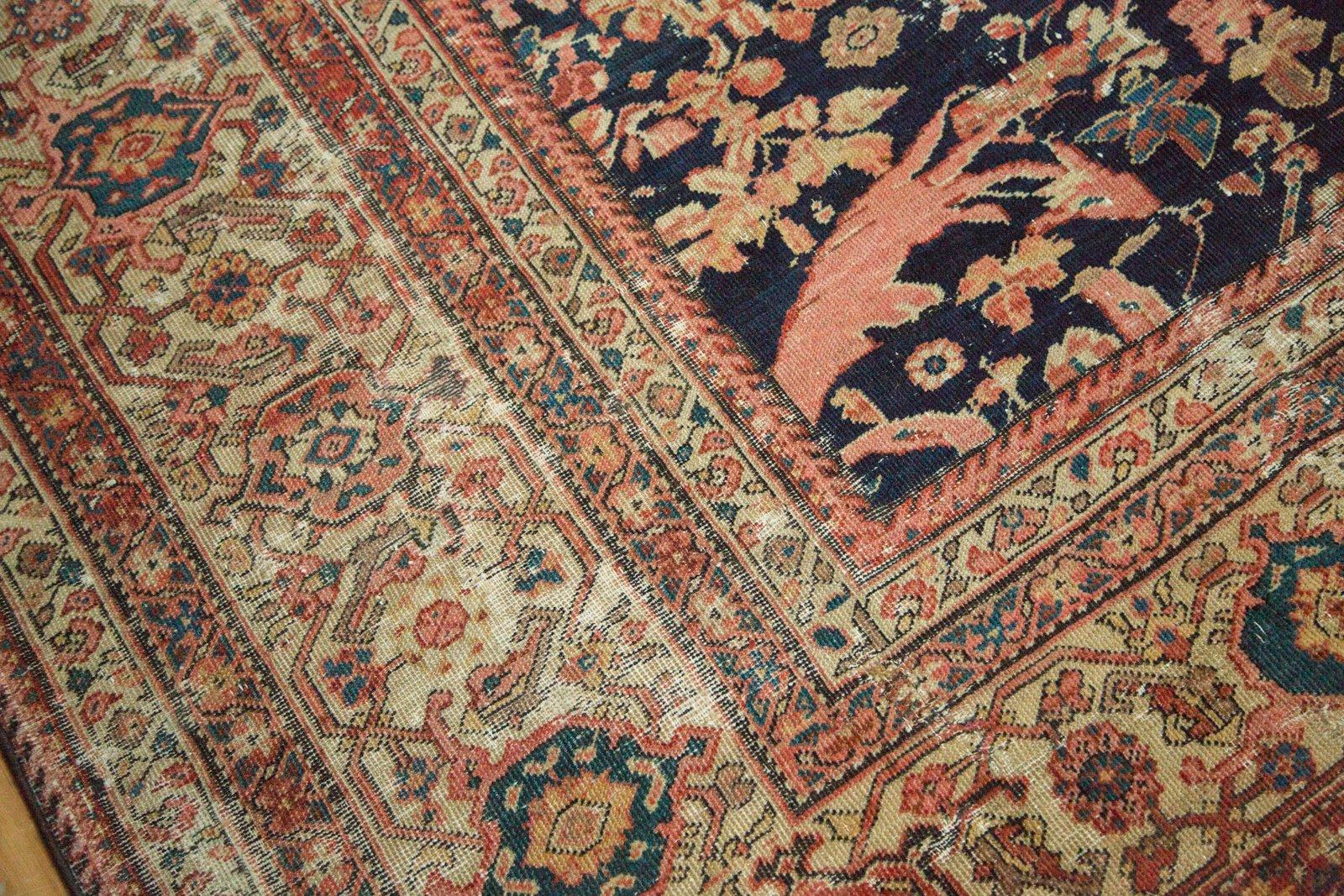 Antique Mahal Carpet In Good Condition In Katonah, NY