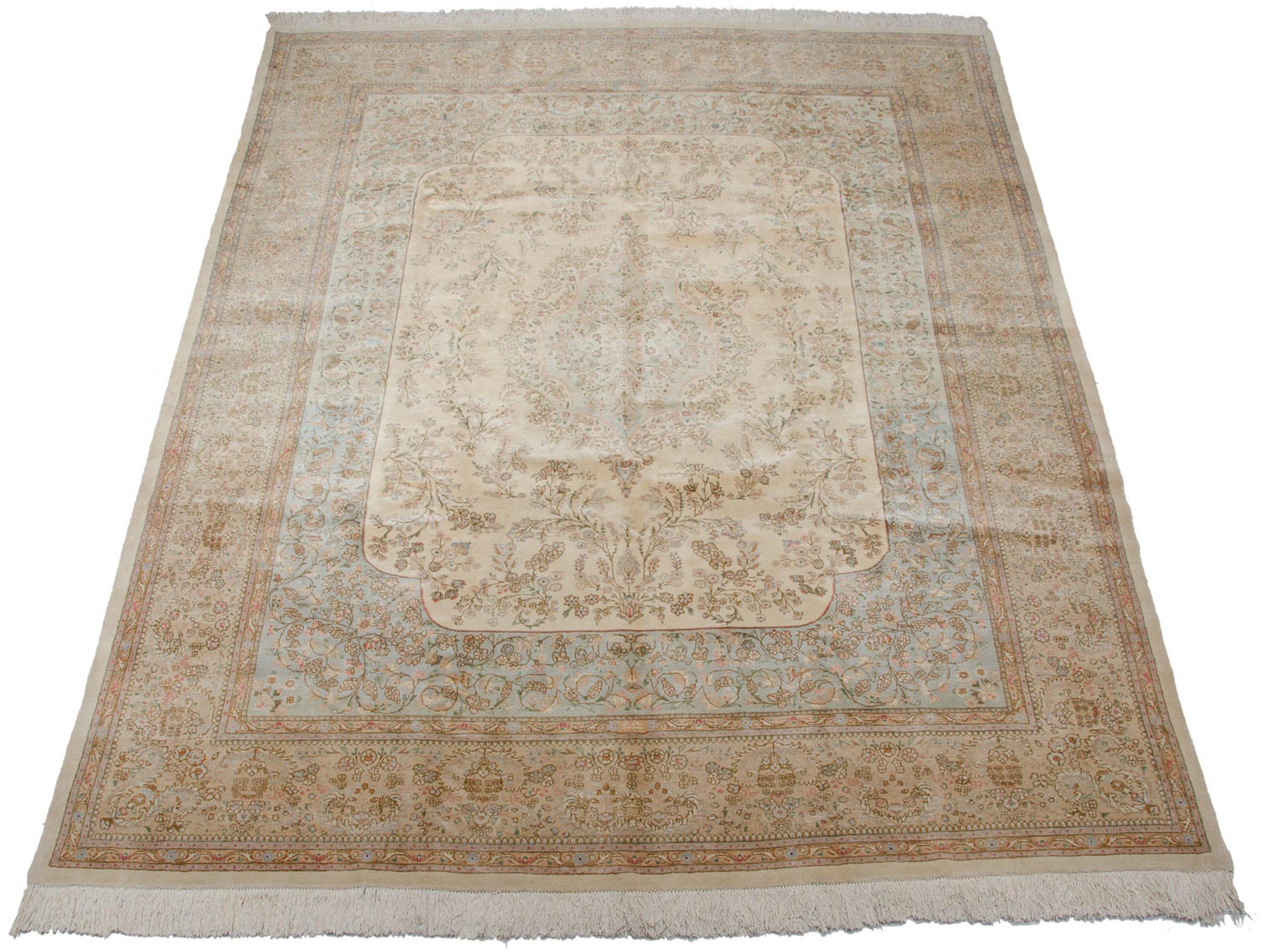 Vintage Tabriz Carpet For Sale 4
