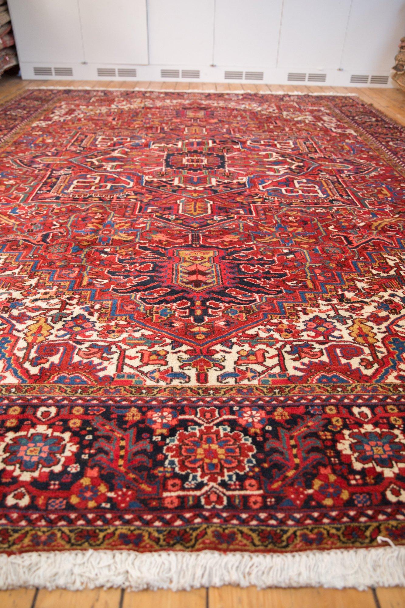 Vintage Heriz Carpet In Excellent Condition For Sale In Katonah, NY