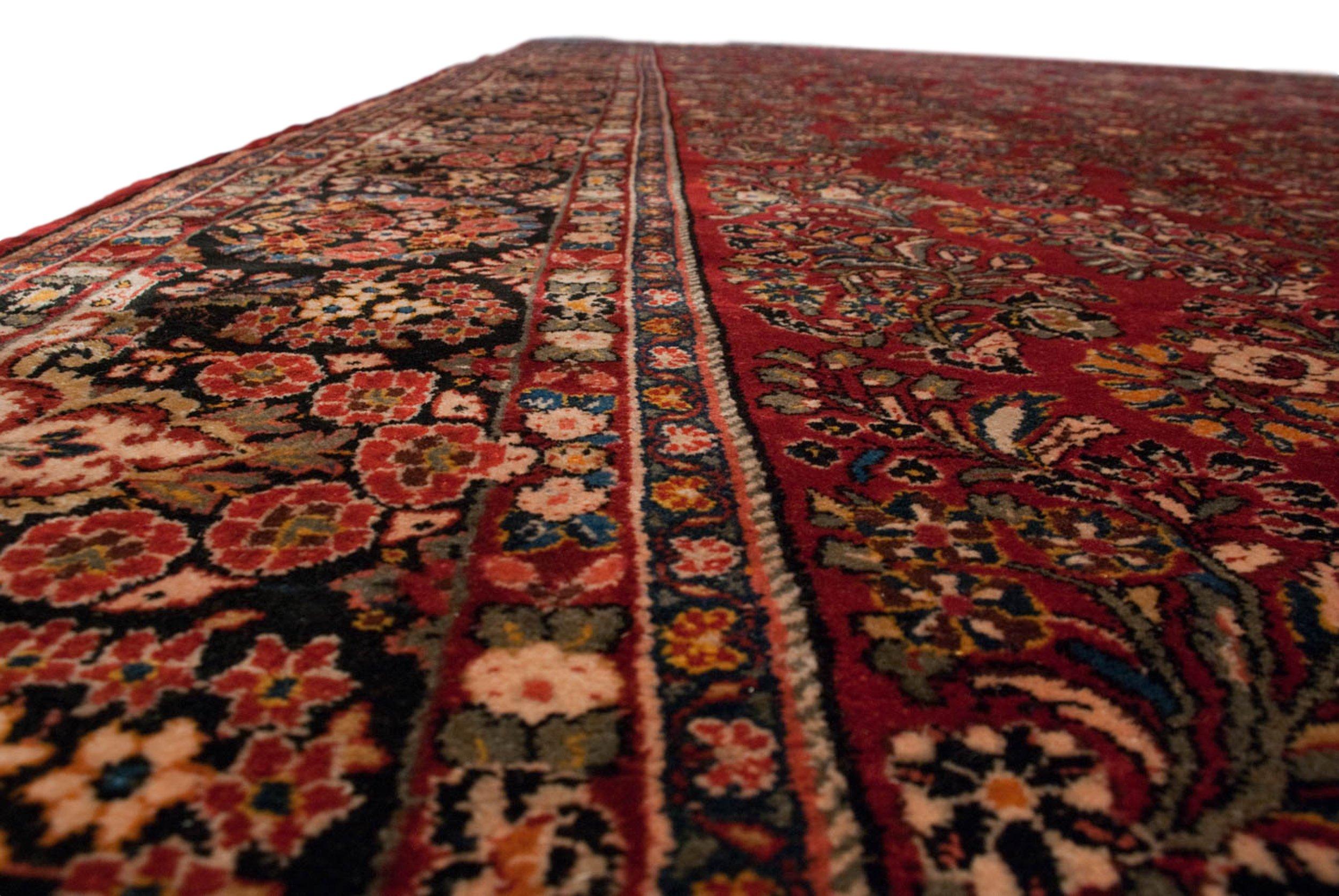 Vintage American Sarouk Carpet For Sale 3