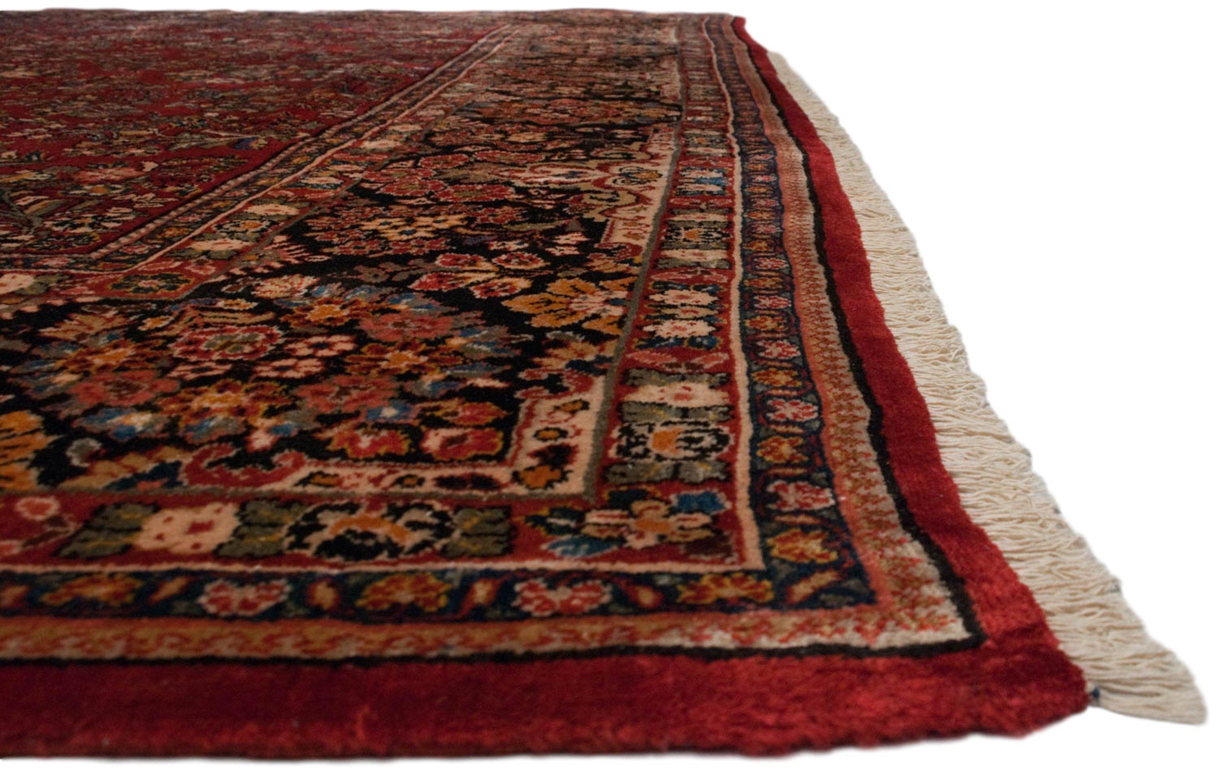 Vintage American Sarouk Carpet For Sale 6