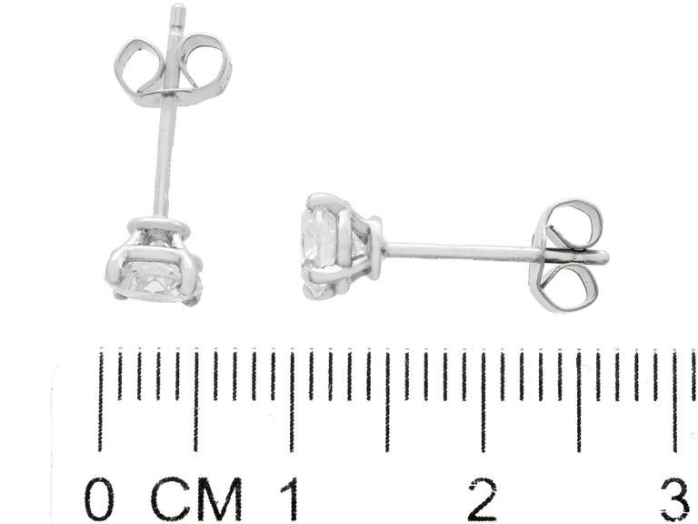 1.06 Carat Diamond and Platinum Stud Earrings For Sale at 1stDibs