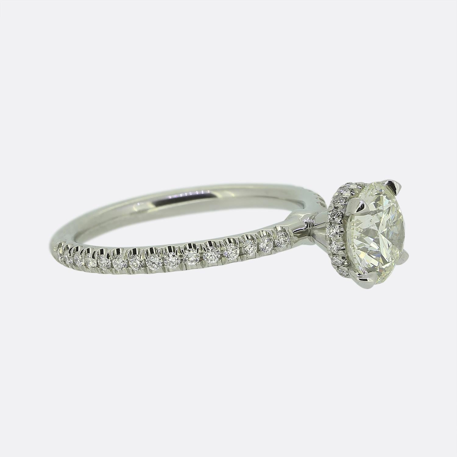 Taglio brillante Anello di fidanzamento con diamante da 1,06 carati in vendita