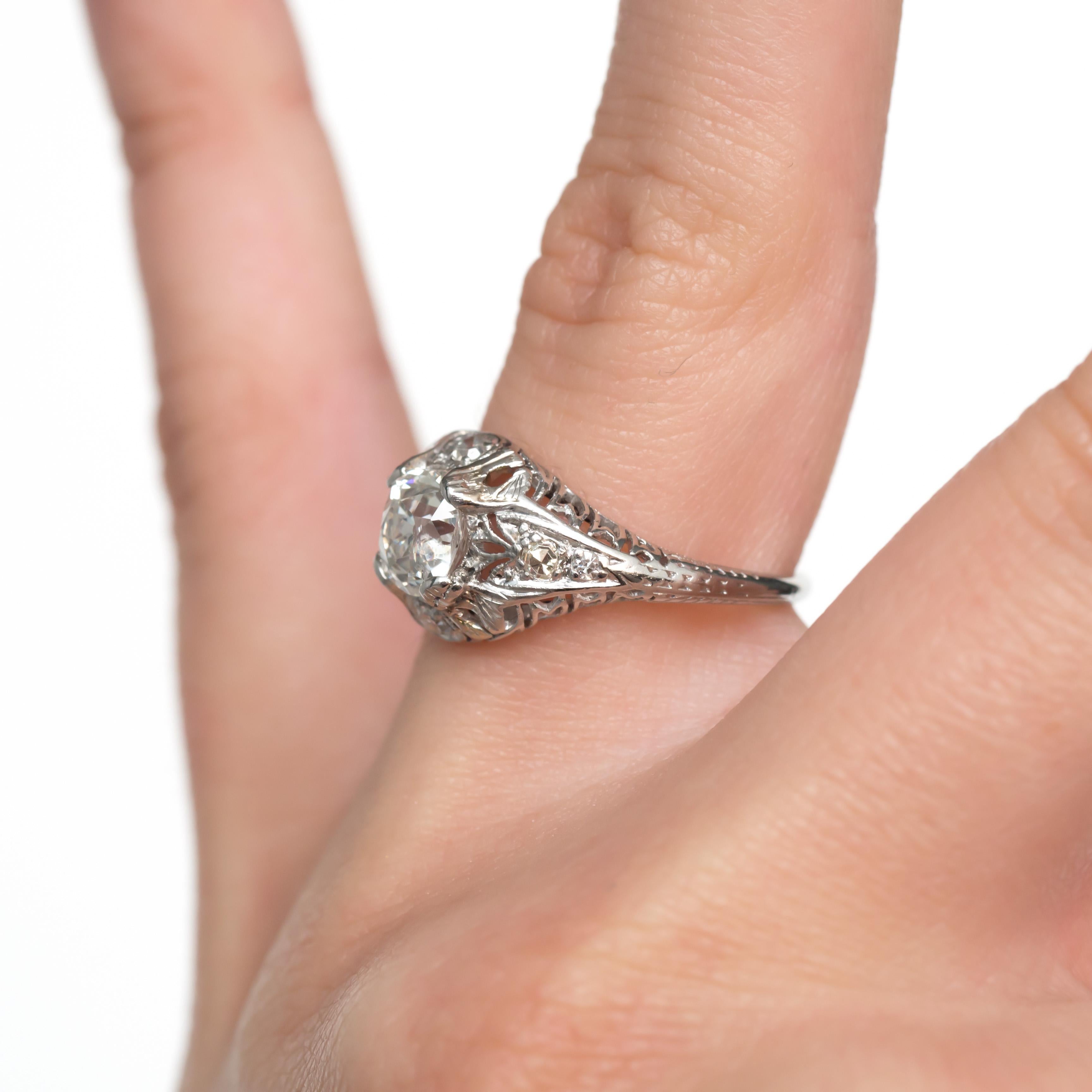 1.06 Carat Diamond Platinum Engagement Ring For Sale 2