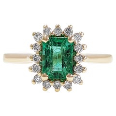 1.06 Carat Emerald & 0.24 Ct Diamonds, 14 kt. Yellow Gold Ring