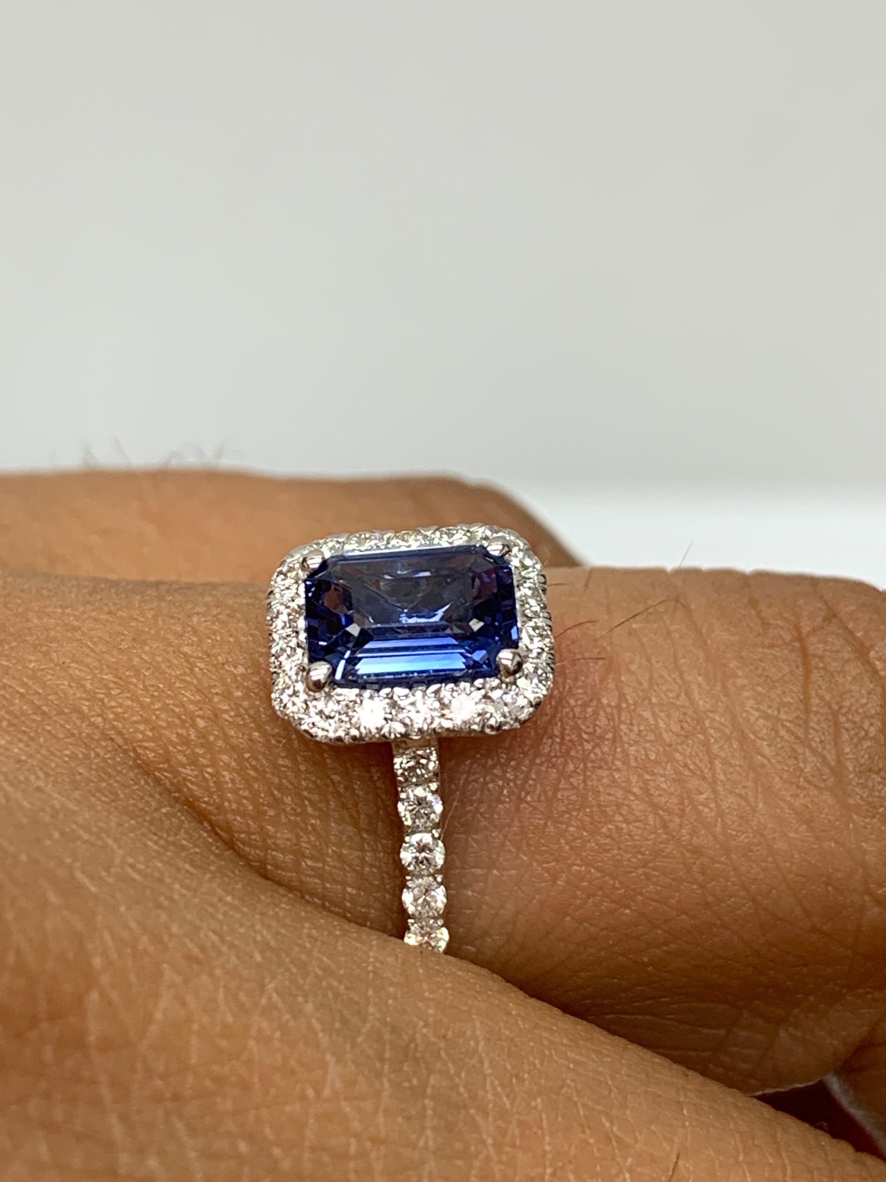 1,06 Karat Smaragdschliff Blauer Saphir Diamant-Verlobungsring aus 14K Weißgold im Angebot 9
