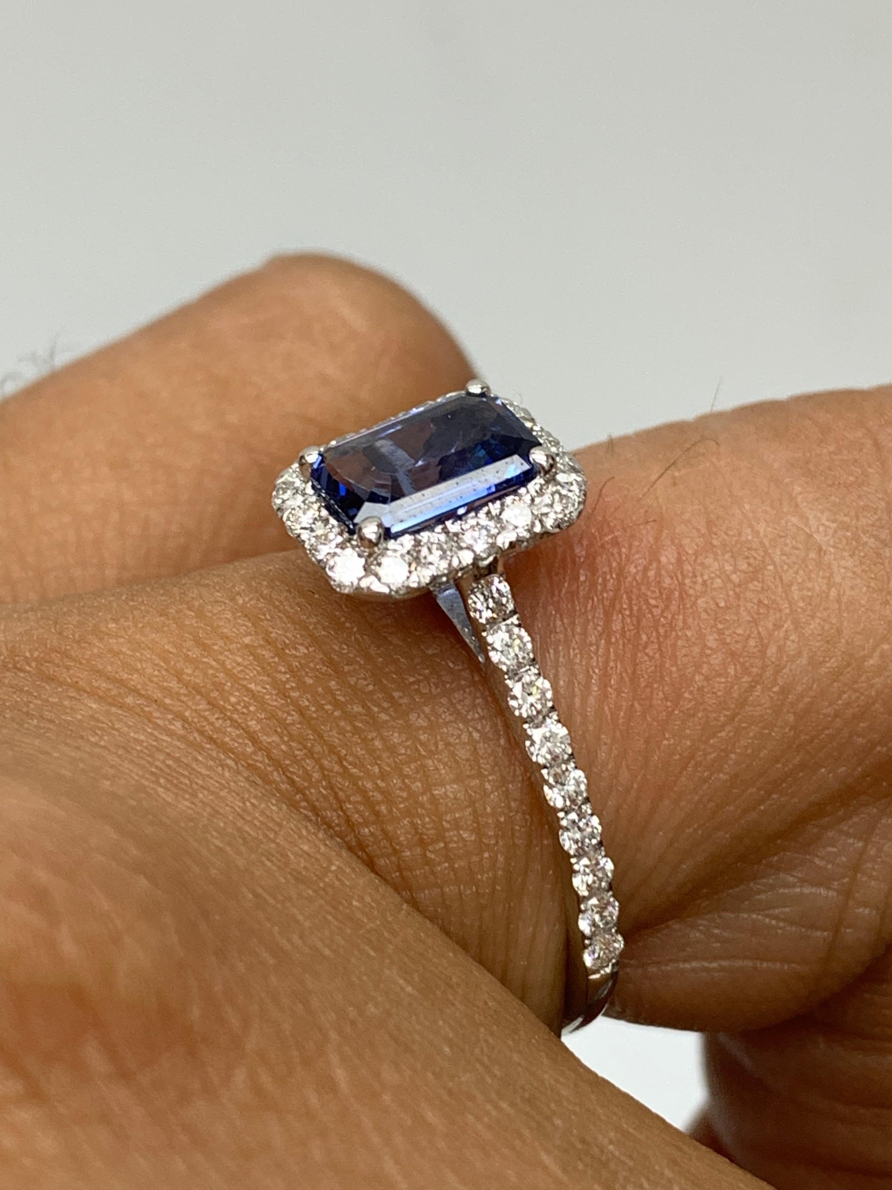 1,06 Karat Smaragdschliff Blauer Saphir Diamant-Verlobungsring aus 14K Weißgold im Angebot 1
