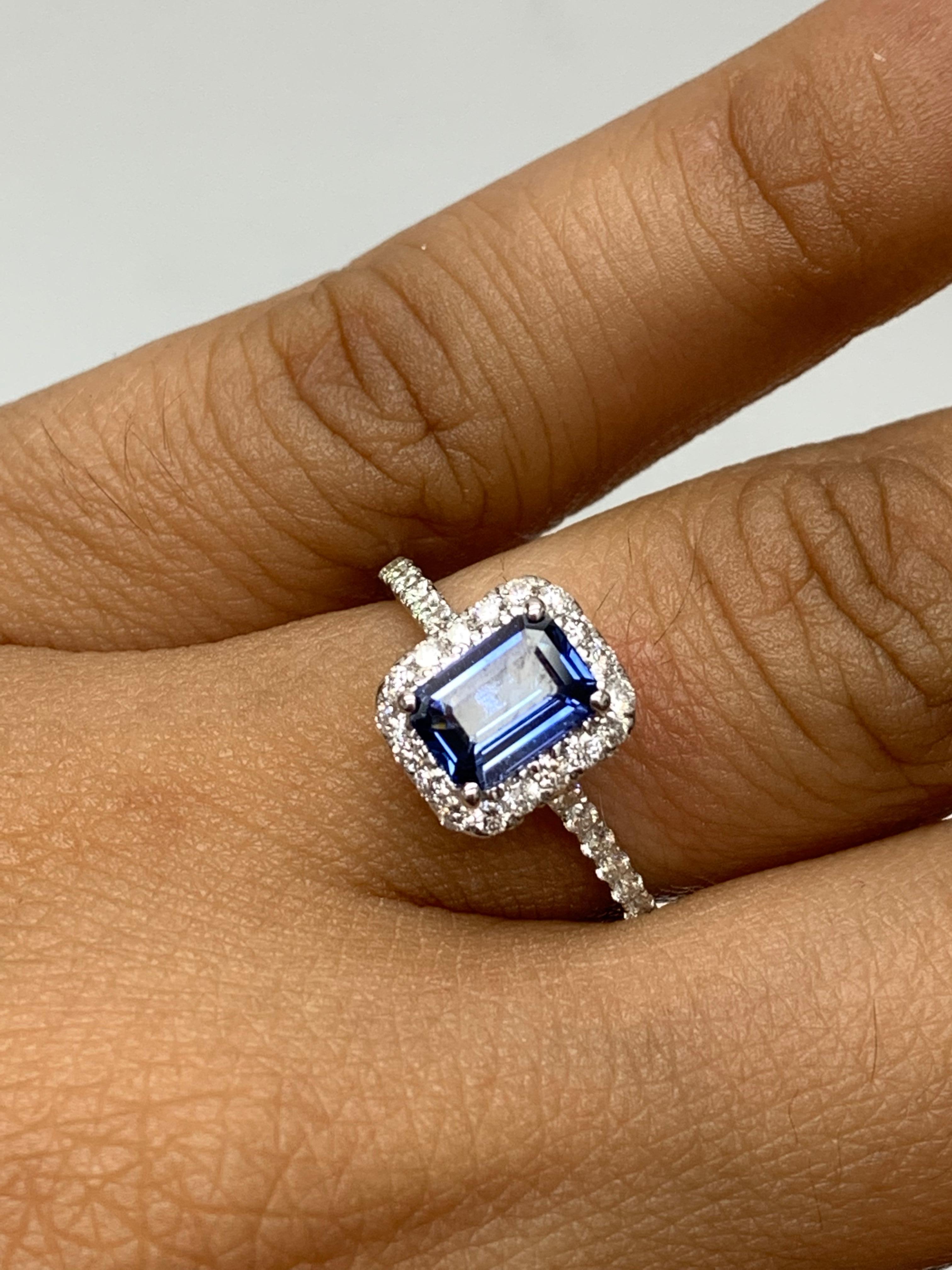 1,06 Karat Smaragdschliff Blauer Saphir Diamant-Verlobungsring aus 14K Weißgold im Angebot 4