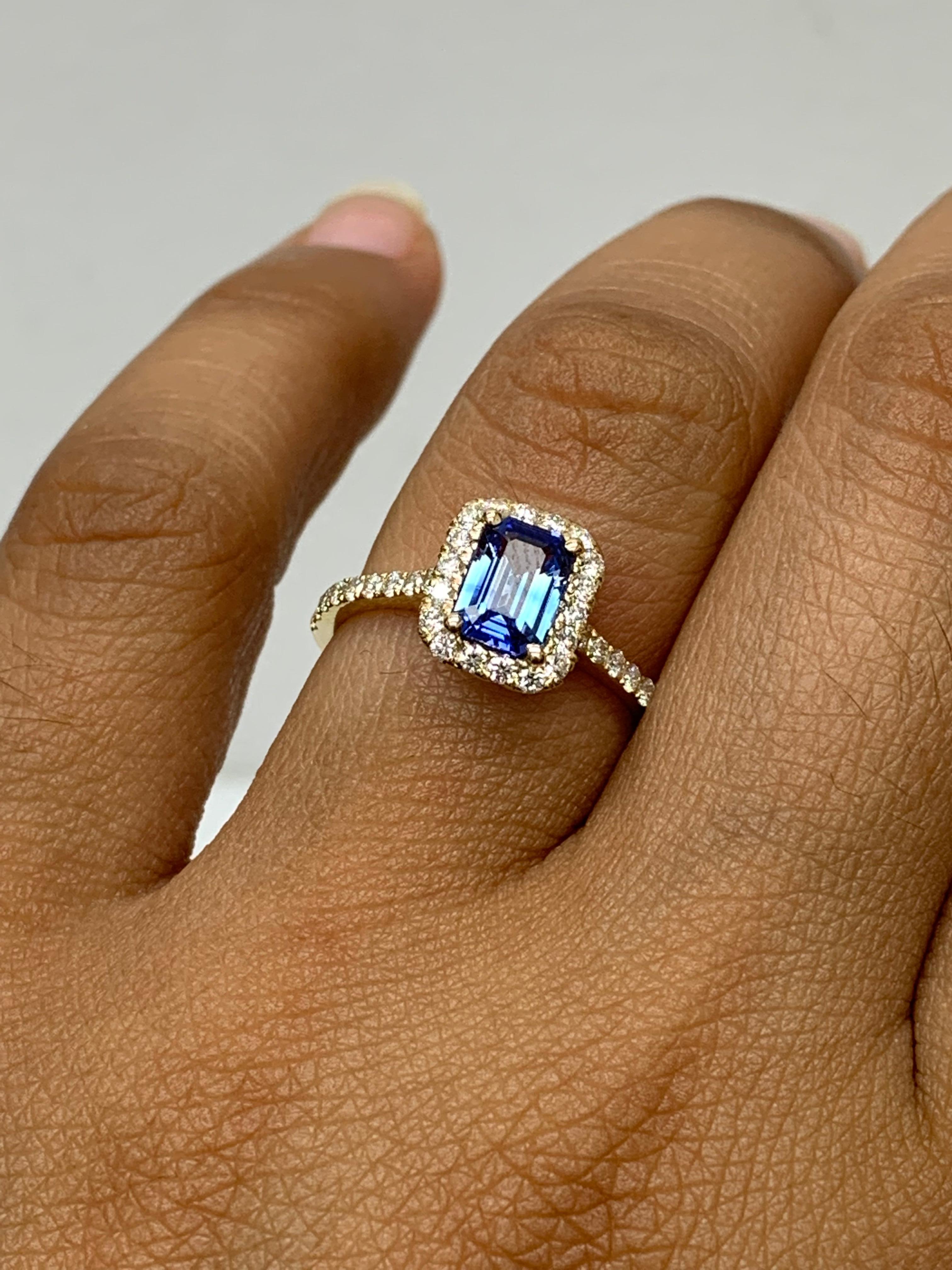 1.06 Carat Emerald Cut Blue Sapphire Diamond Engagement Ring in 14K Yellow Gold For Sale 6