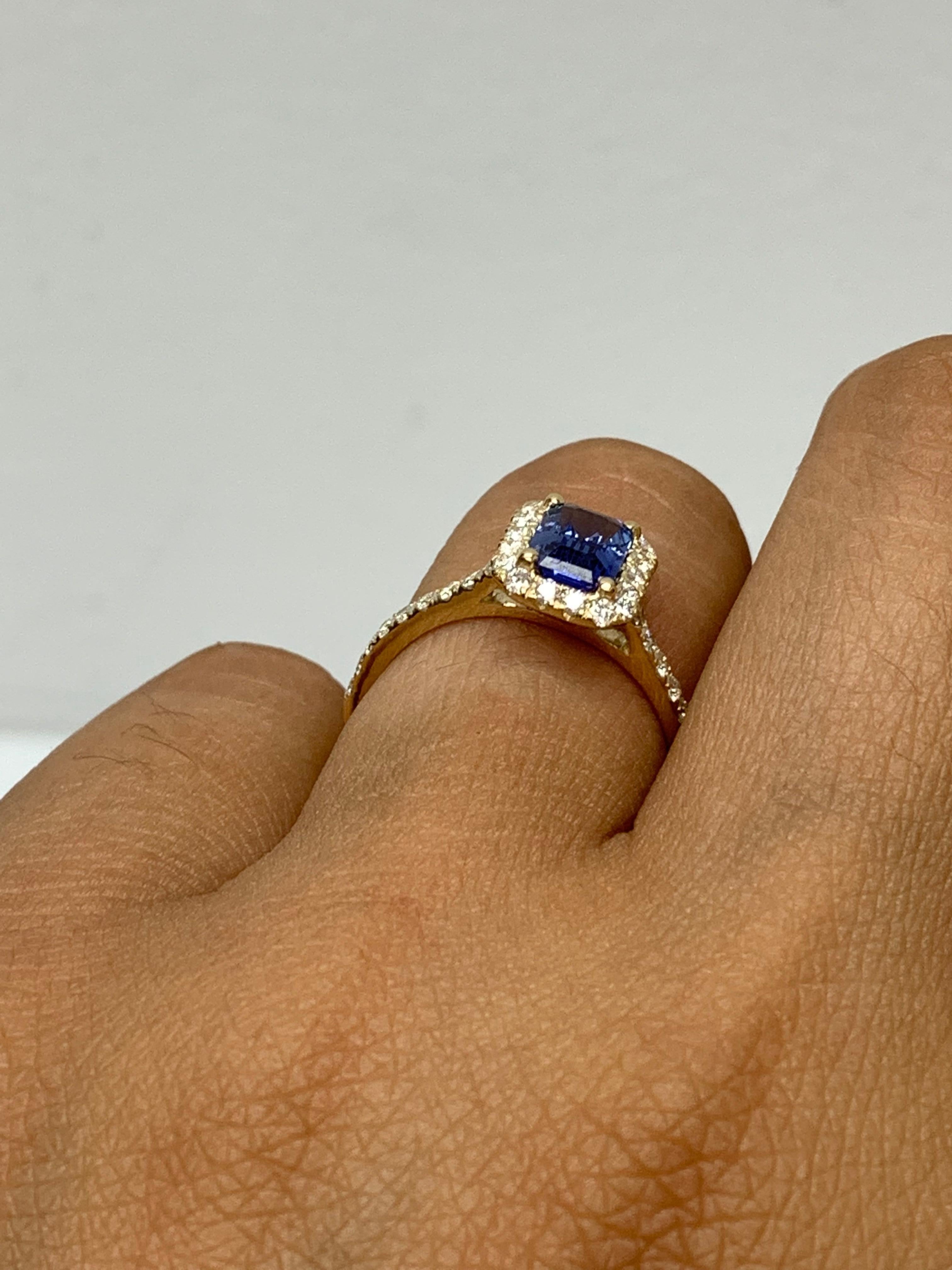 1.06 Carat Emerald Cut Blue Sapphire Diamond Engagement Ring in 14K Yellow Gold For Sale 7