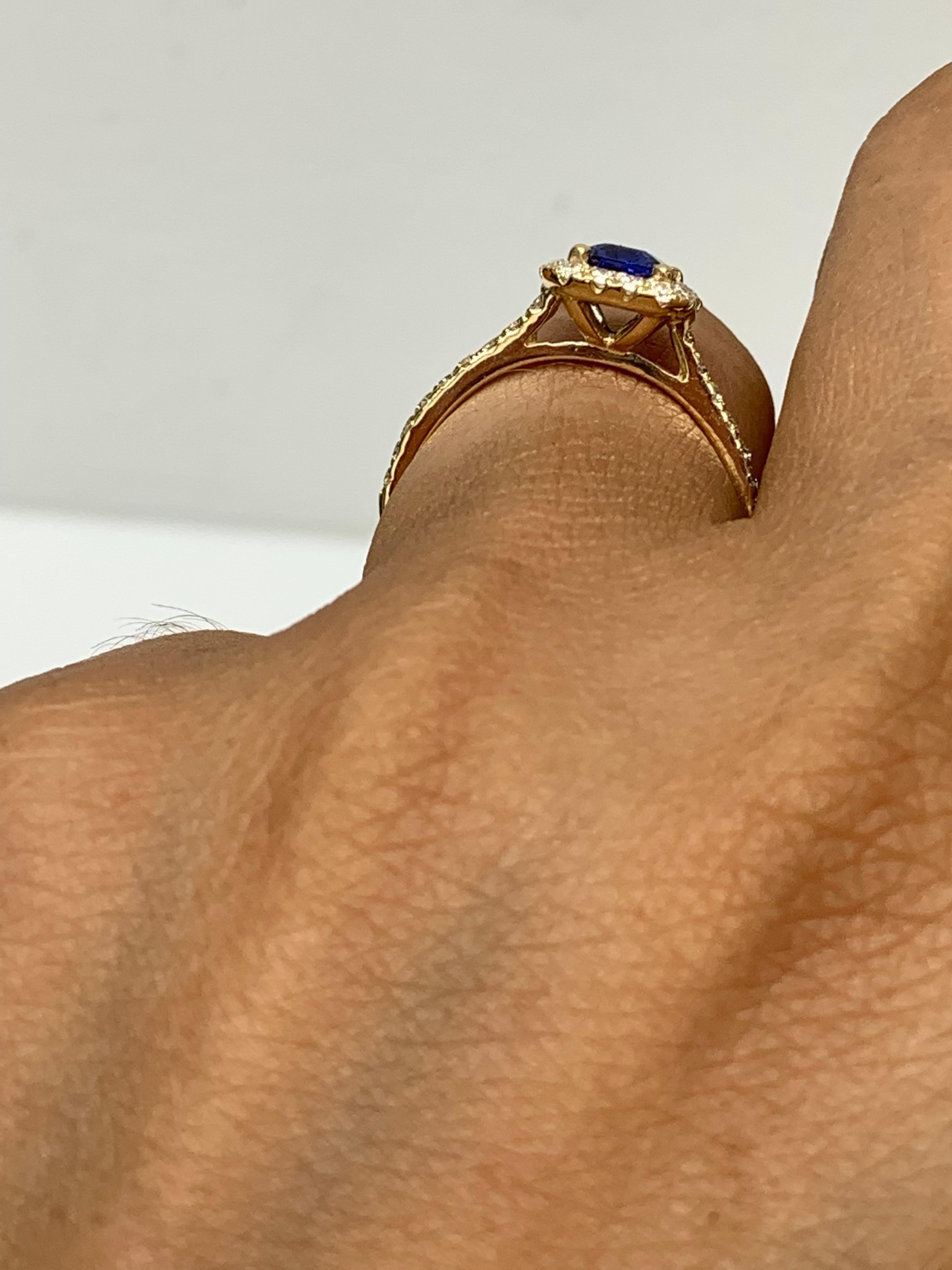 1.06 Carat Emerald Cut Blue Sapphire Diamond Engagement Ring in 14K Yellow Gold For Sale 9