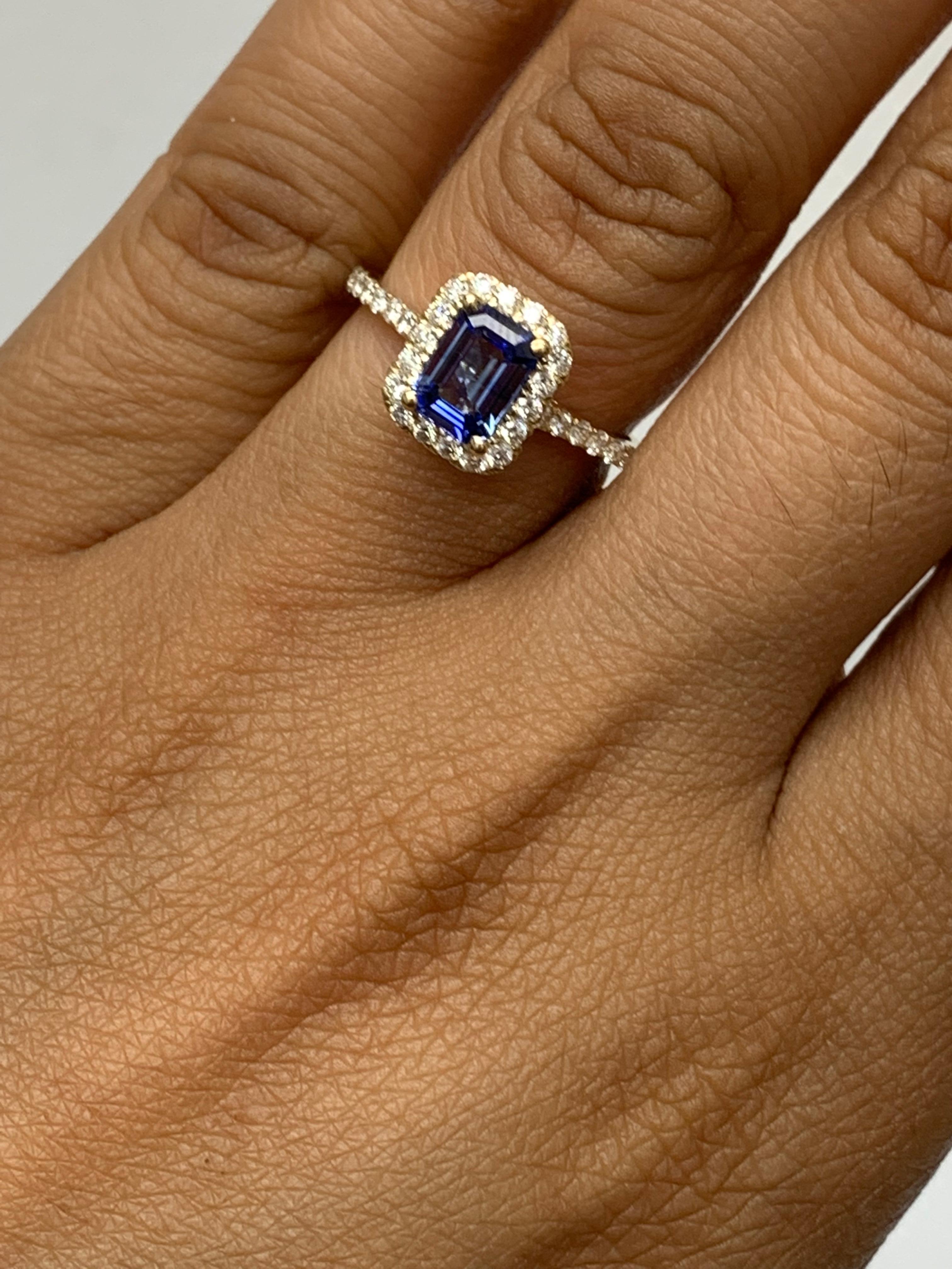 1.06 Carat Emerald Cut Blue Sapphire Diamond Engagement Ring in 14K Yellow Gold For Sale 10