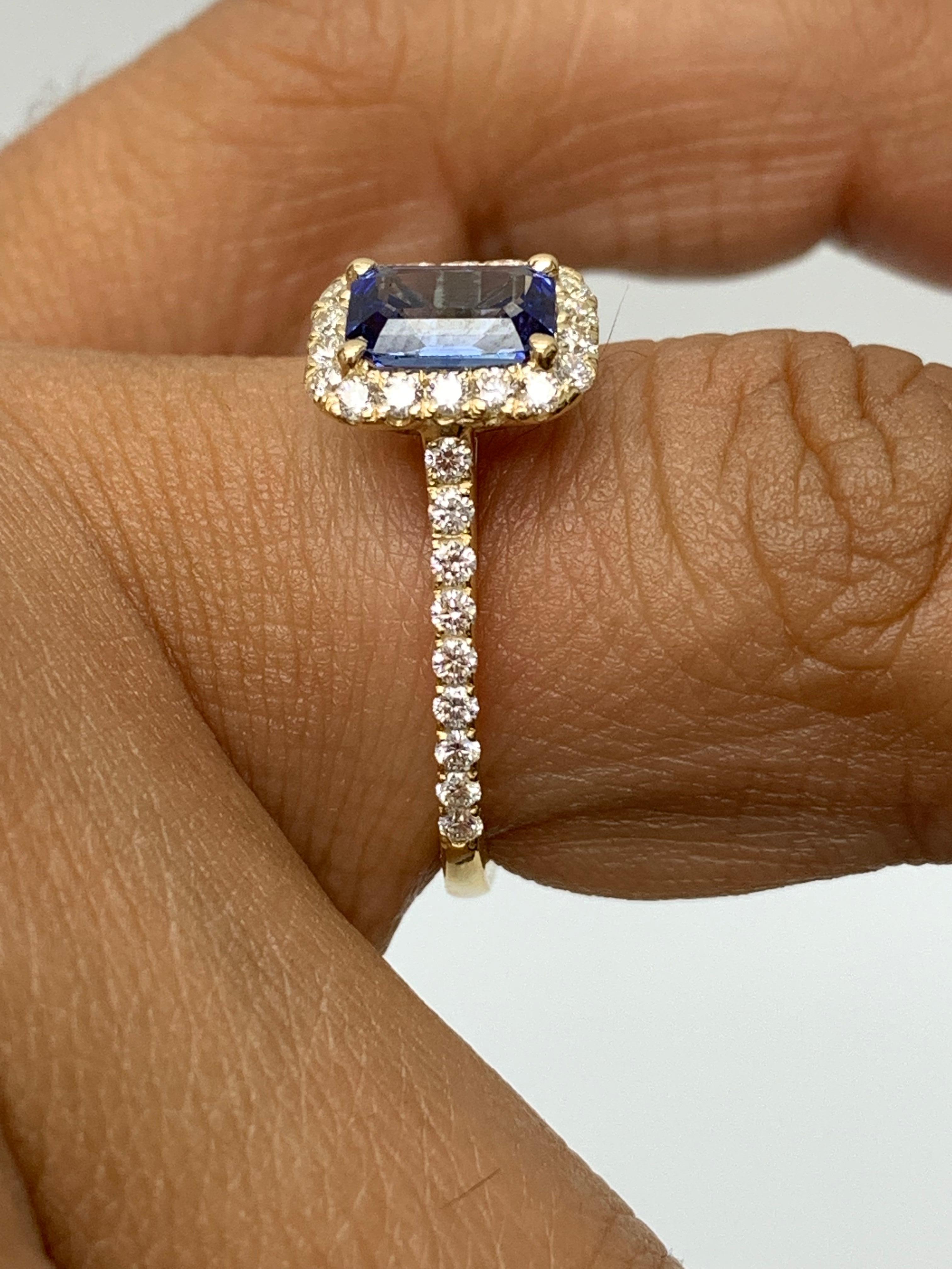 1.06 Carat Emerald Cut Blue Sapphire Diamond Engagement Ring in 14K Yellow Gold For Sale 1