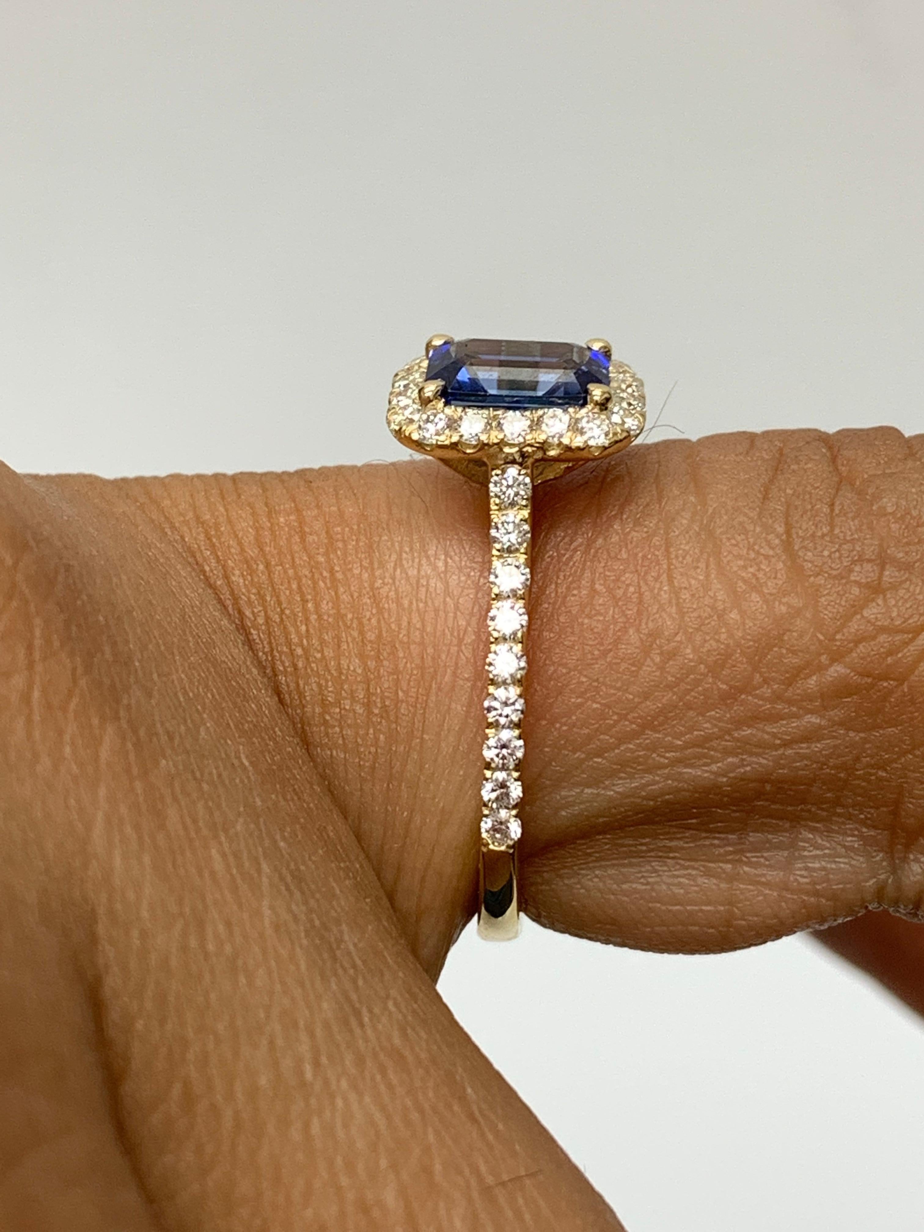 1.06 Carat Emerald Cut Blue Sapphire Diamond Engagement Ring in 14K Yellow Gold For Sale 2