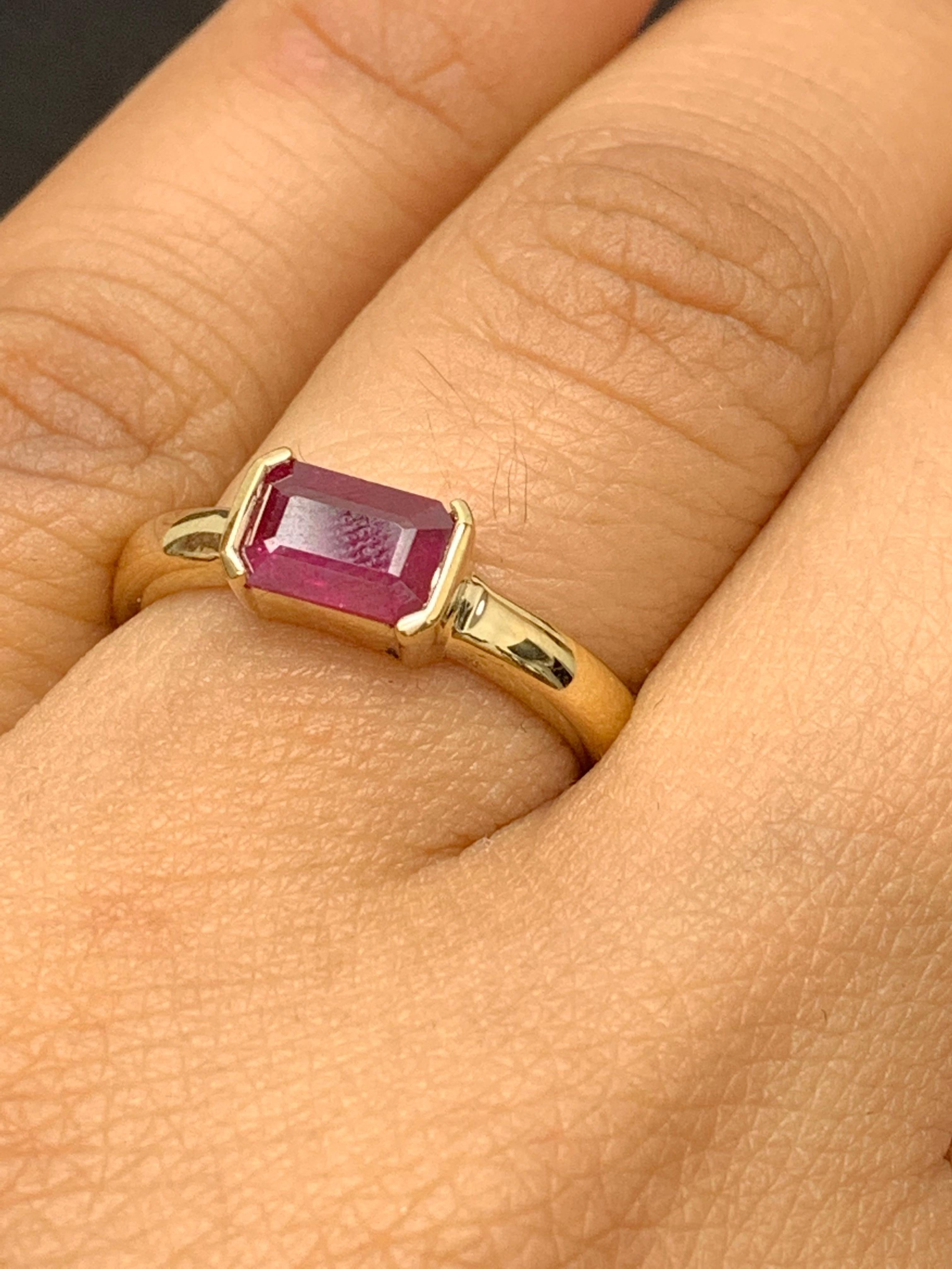 Modern 1.06 Carat Emerald Cut Ruby Band Ring in 14K Yellow Gold For Sale
