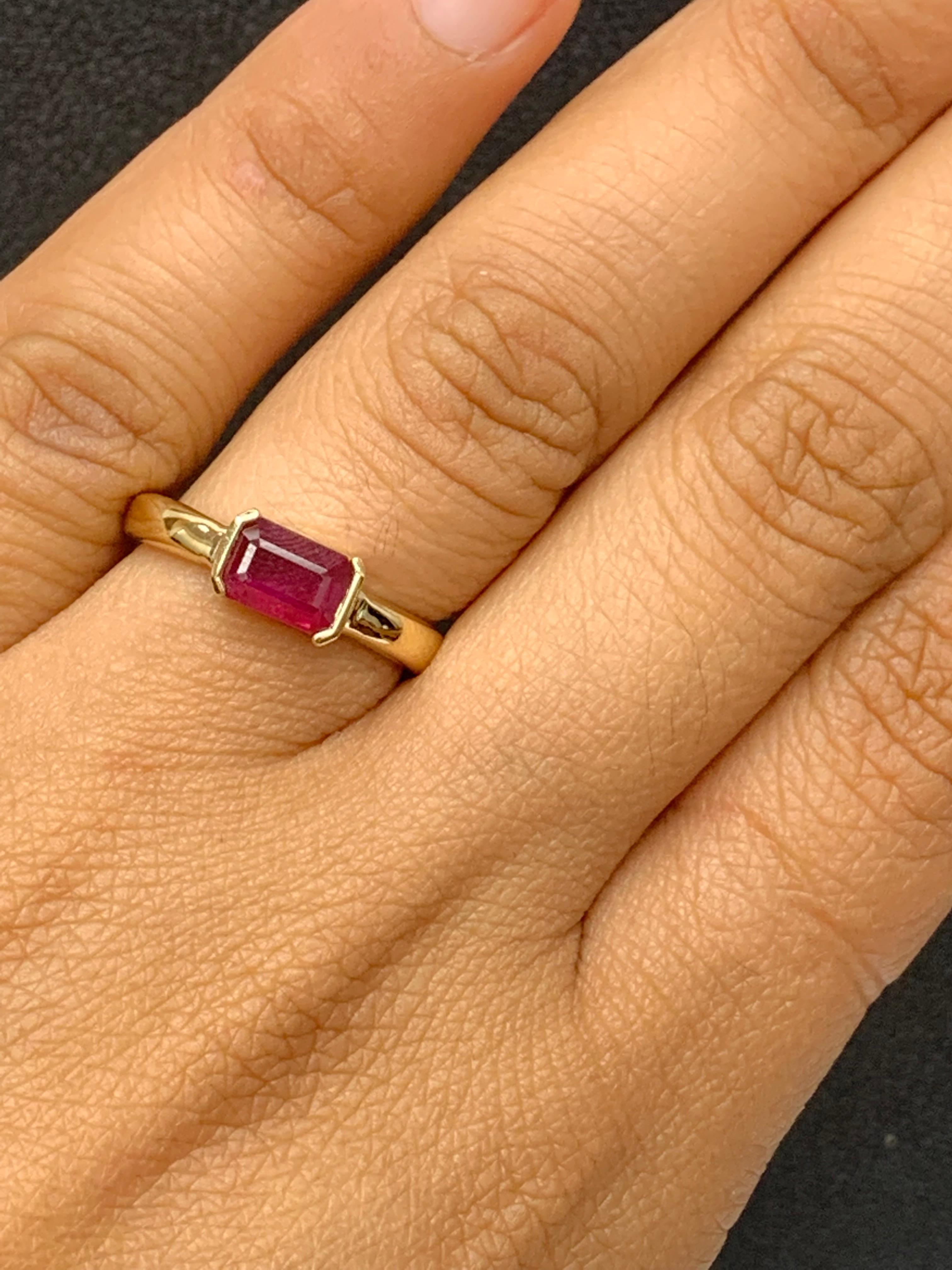1.06 Carat Emerald Cut Ruby Band Ring in 14K Yellow Gold In New Condition For Sale In NEW YORK, NY
