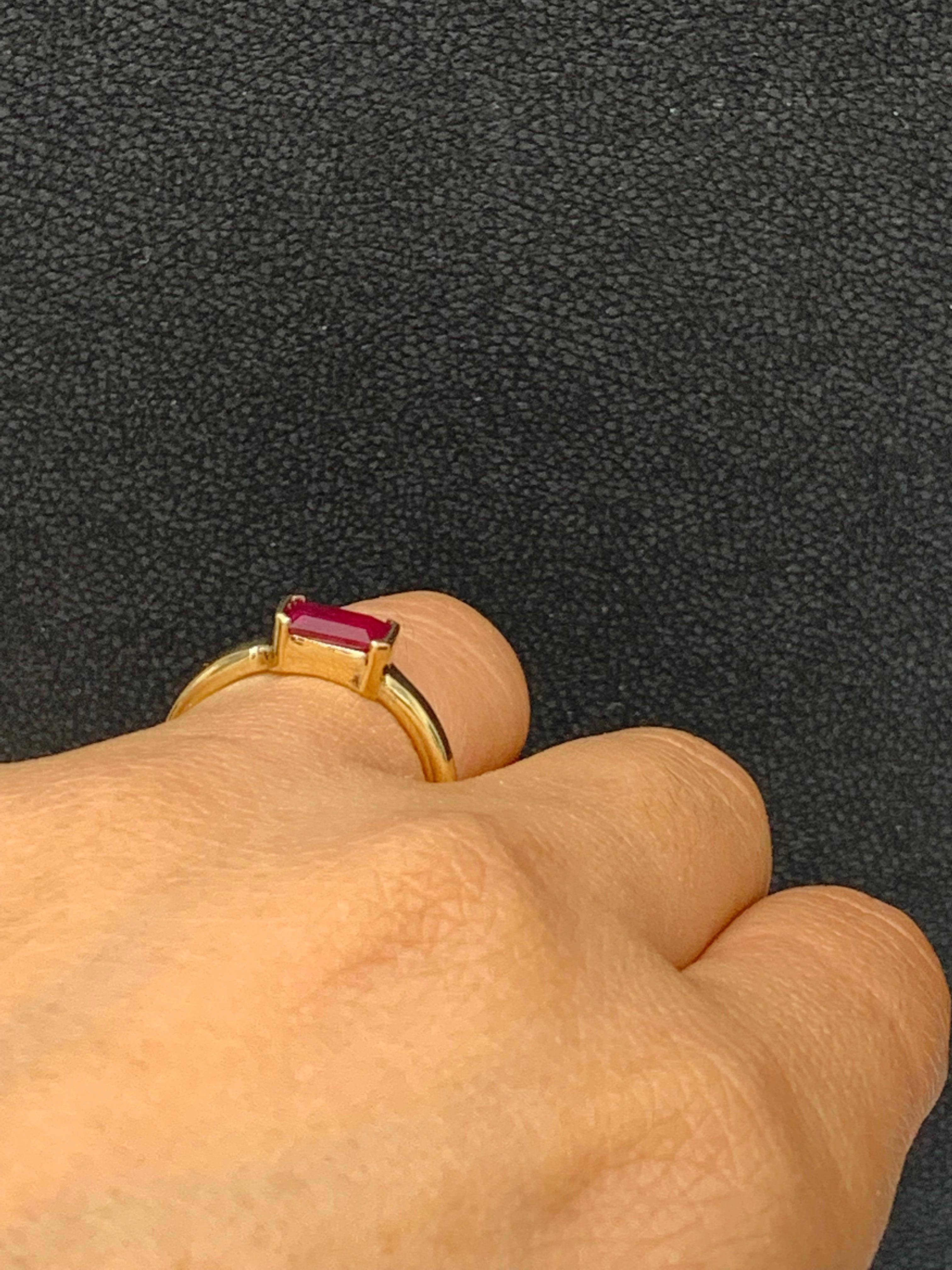1.06 Carat Emerald Cut Ruby Band Ring in 14K Yellow Gold For Sale 1