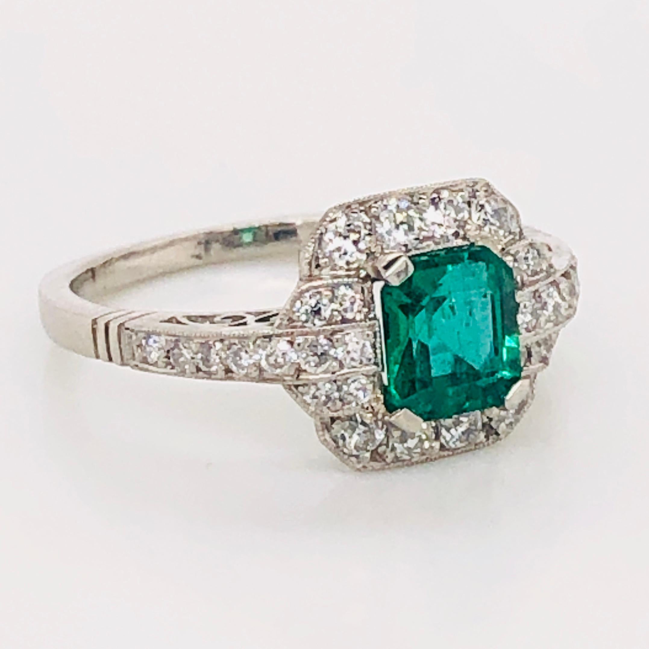 Women's 1.06 Carat GIA Emerald and Diamond Art Deco Platinum Ring Estate Fine Jewelry For Sale