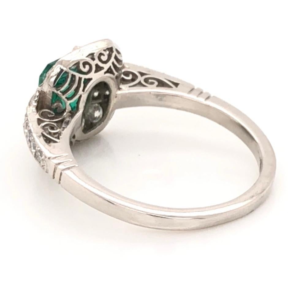 Bague de succession Art déco en platine avec émeraude et diamant de 1,06 carat certifié GIA, bijouterie d'art en vente 3