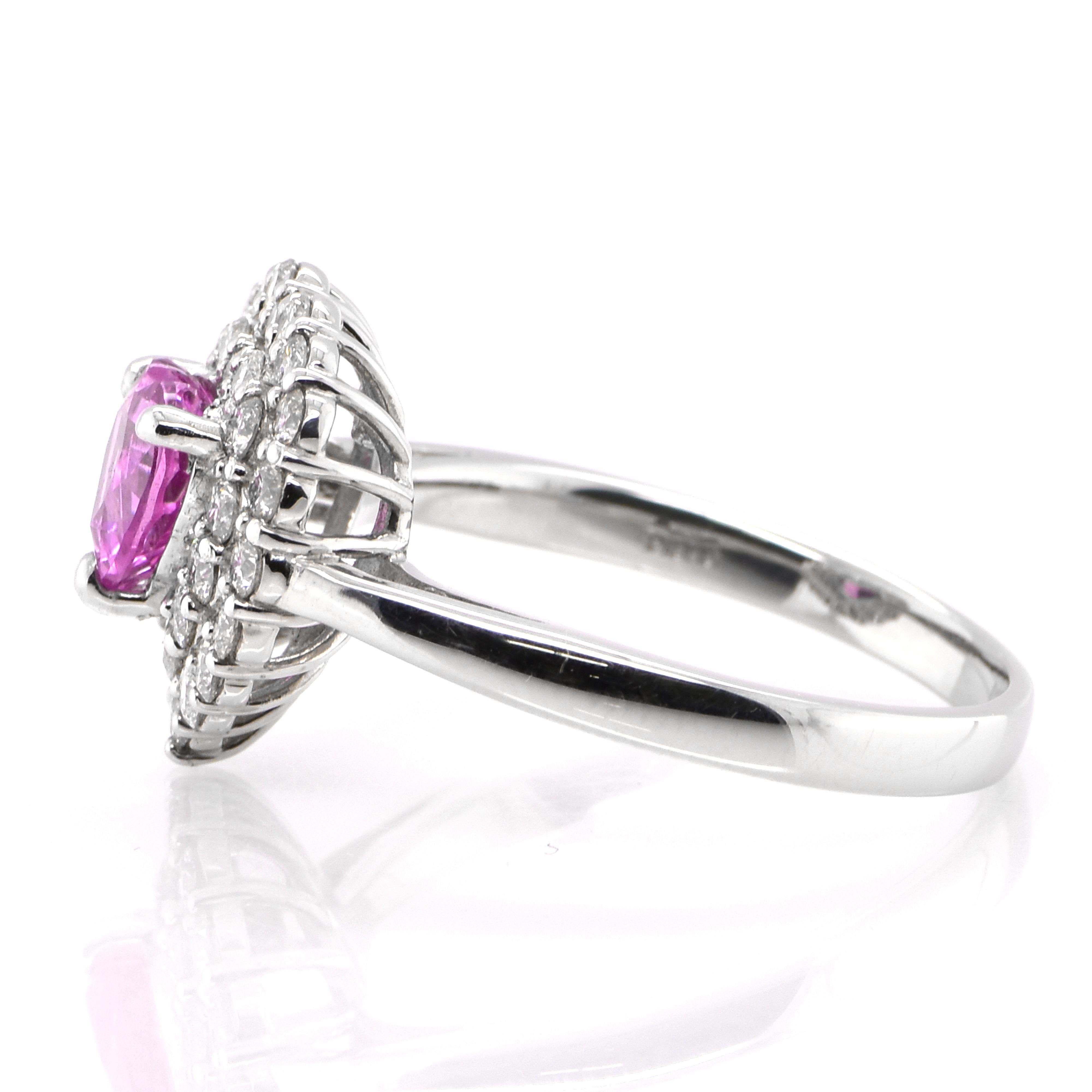 Taille cœur Bague double halo en platine avec saphir rose taille cœur de 1,06 carat et diamants en vente