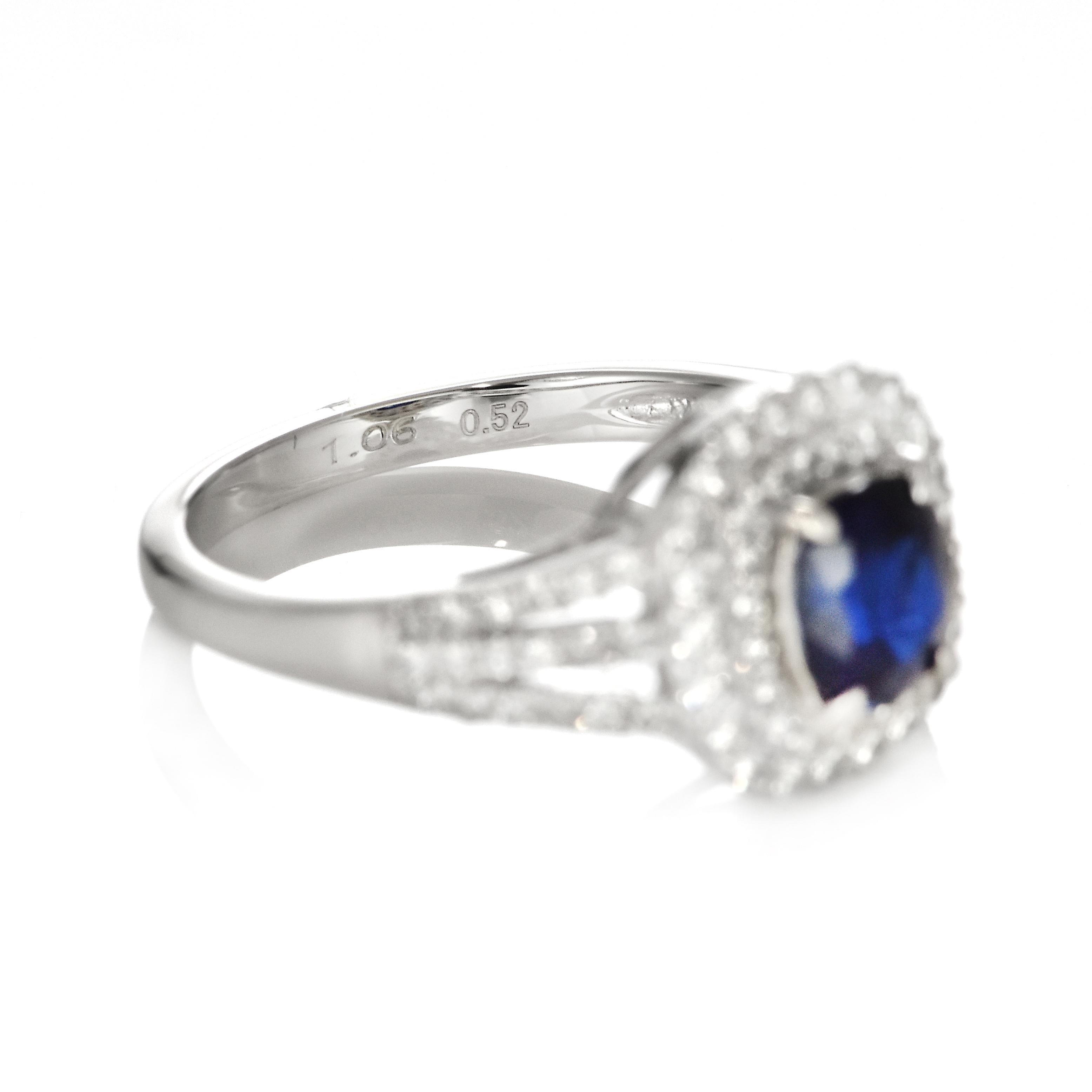 1.06 Carat Natural Royal Blue, No Heat Sapphire & Diamond Ring Made in Platinum For Sale 1