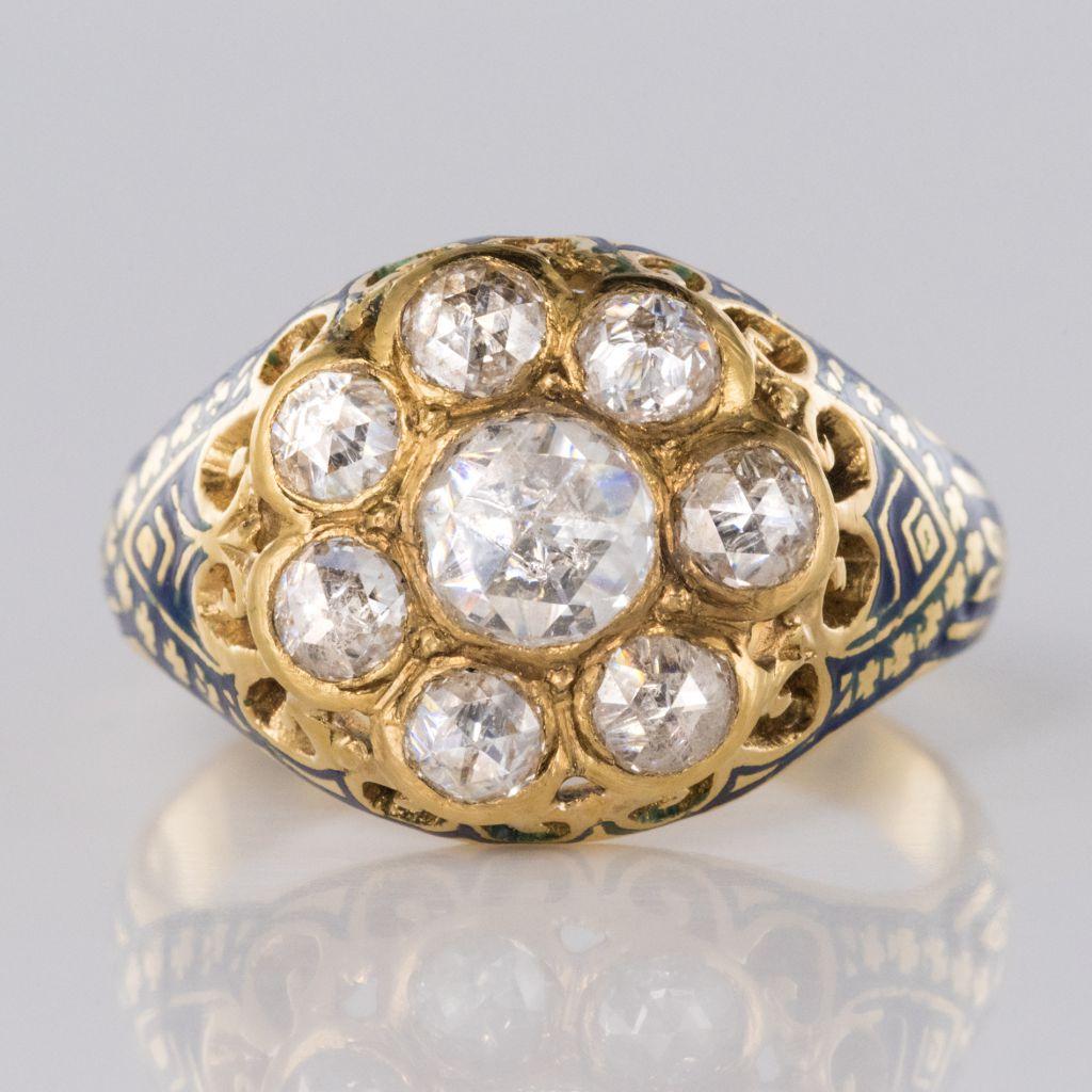 Bague française ancienne en or jaune 18 carats avec émail et diamants taille rose de 1,06 carat en vente 5