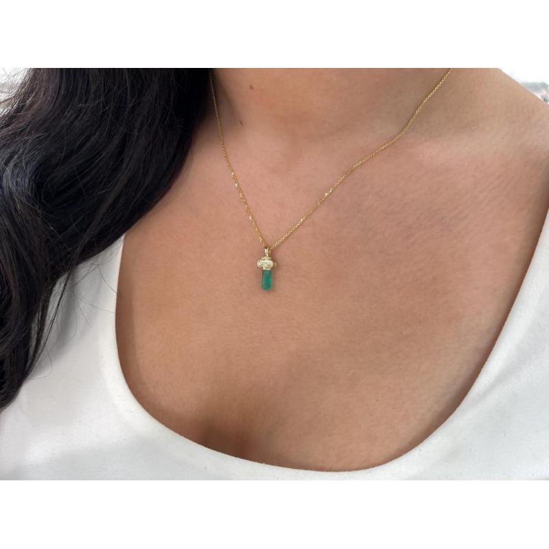 1.06 Carat Rough Colombian Emerald Pendant  14K Gold Vivid Green Crystal For Sale 1