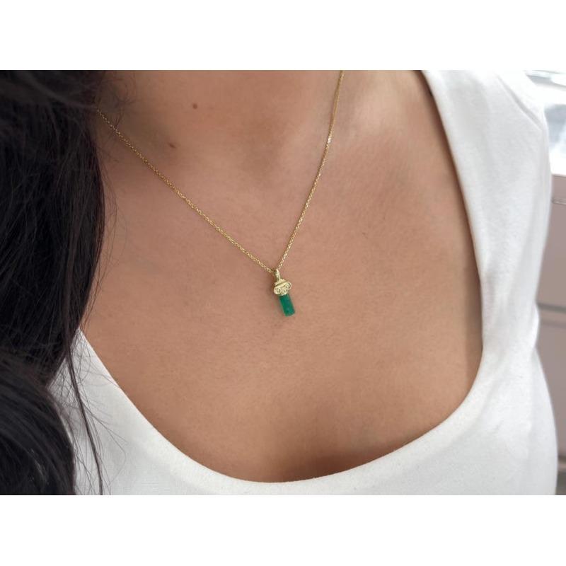 1.06 Carat Rough Colombian Emerald Pendant  14K Gold Vivid Green Crystal For Sale 2