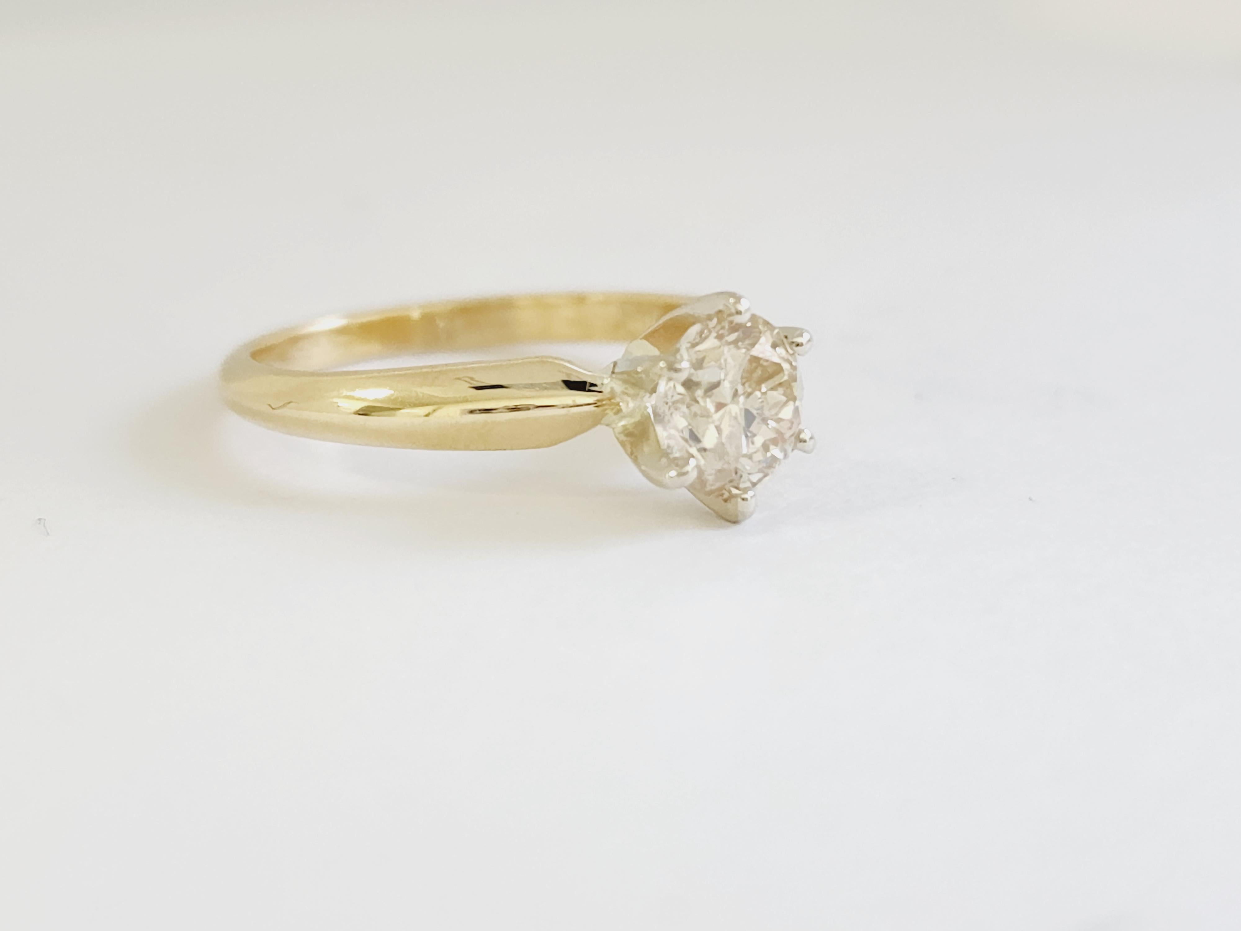 1.06 Carat Round Diamond 14 Karat Yellow Gold Solitaire Ring In New Condition In Great Neck, NY