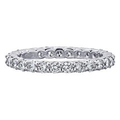 1.06 Carat Conflict Free Shared Prong Diamond Eternity Band in Platinum