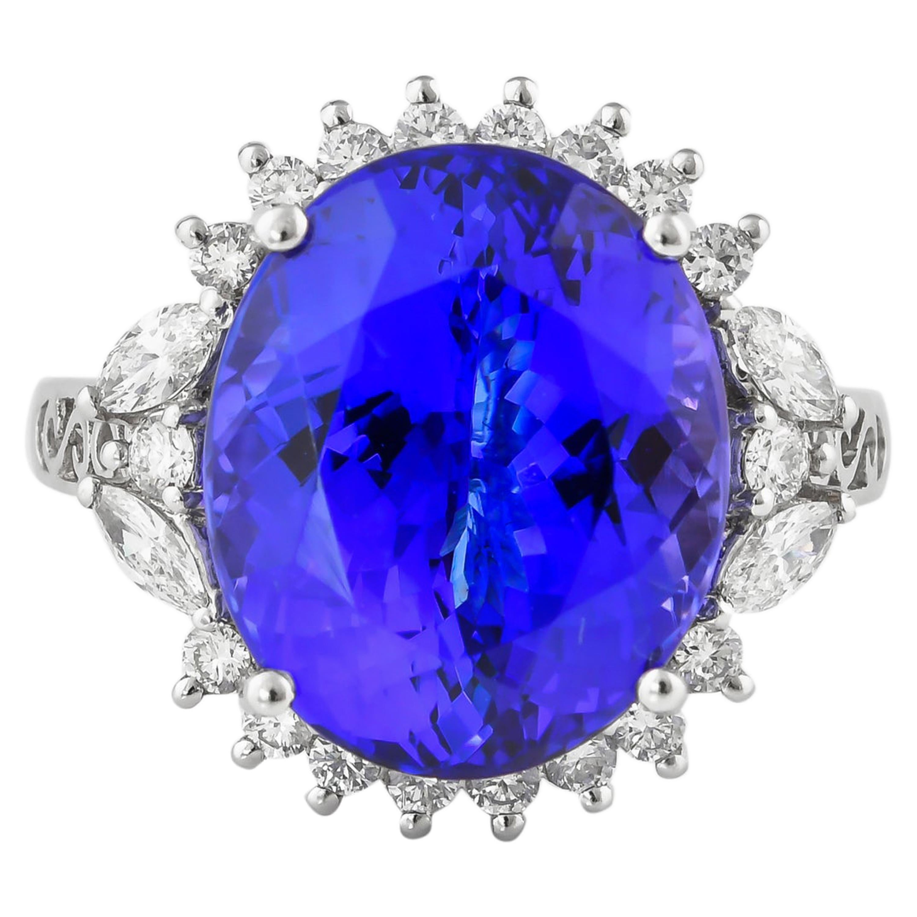 Bague en or blanc 18 carats avec tanzanite de 10,6 carats et diamants blancs