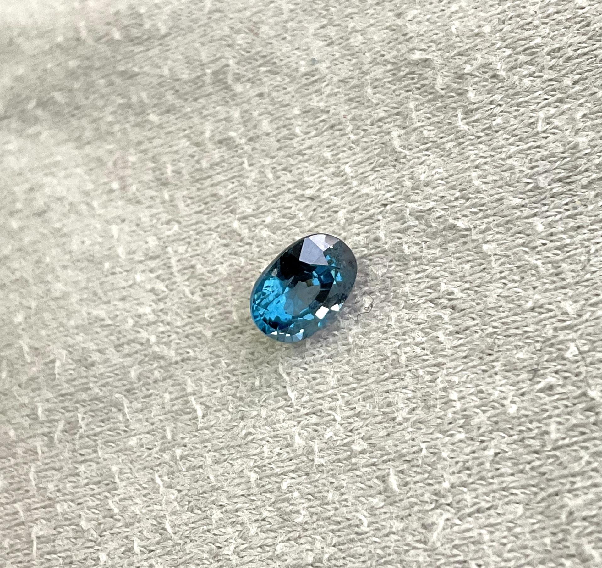 Women's or Men's 1.06 Carats Tanzania Blue Spinel Oval Faceted Natural Cut Stone for Jewelry For Sale