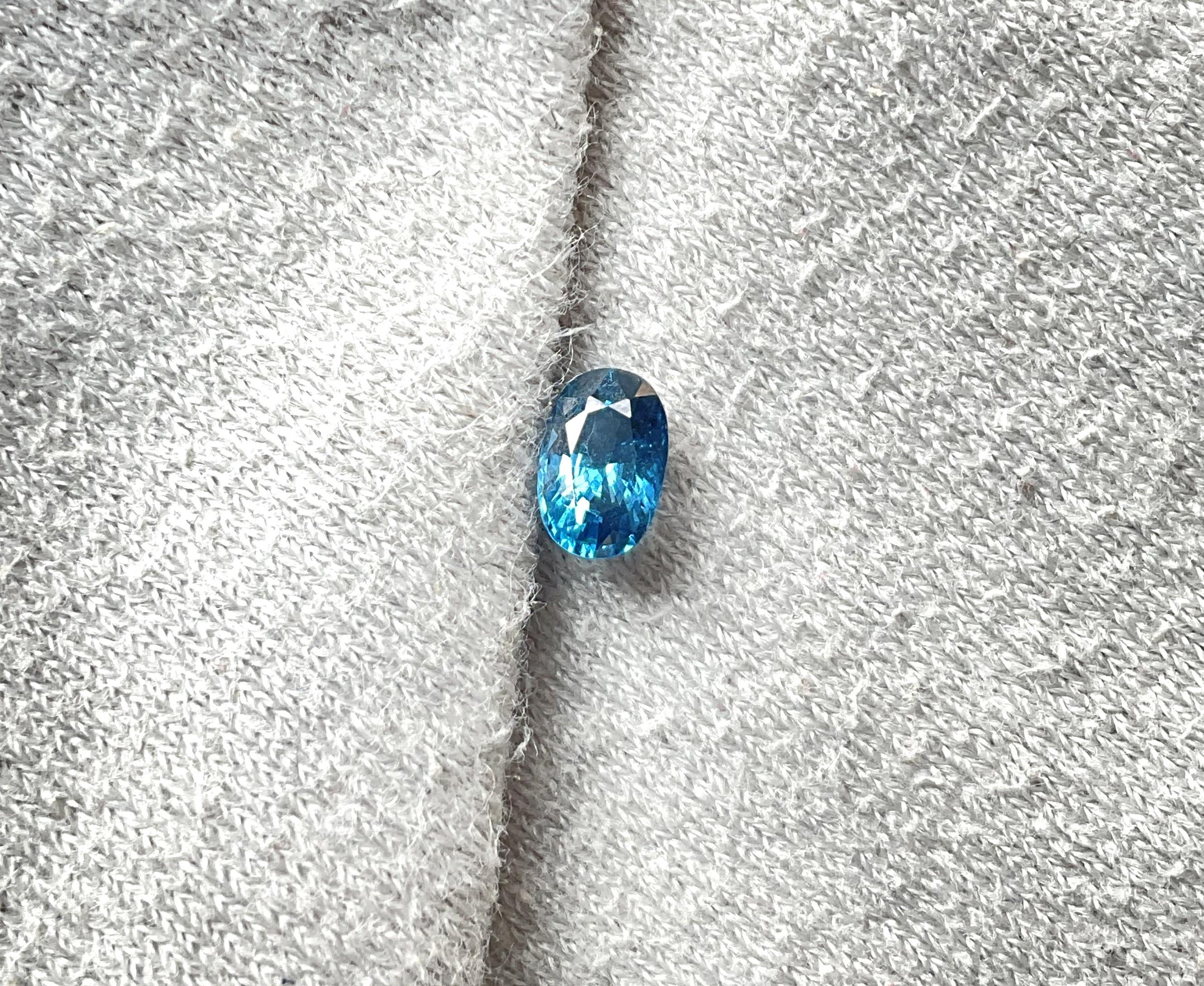 1.06 Carats Tanzania Blue Spinel Oval Faceted Natural Cut Stone for Jewelry For Sale 3