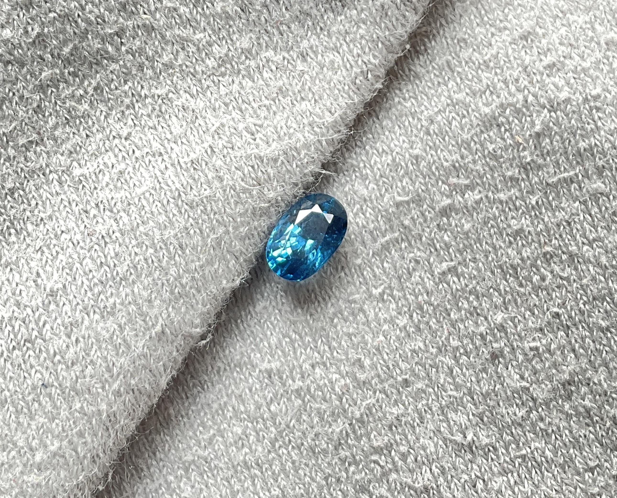 1.06 Carats Tanzania Blue Spinel Oval Faceted Natural Cut Stone for Jewelry For Sale 4