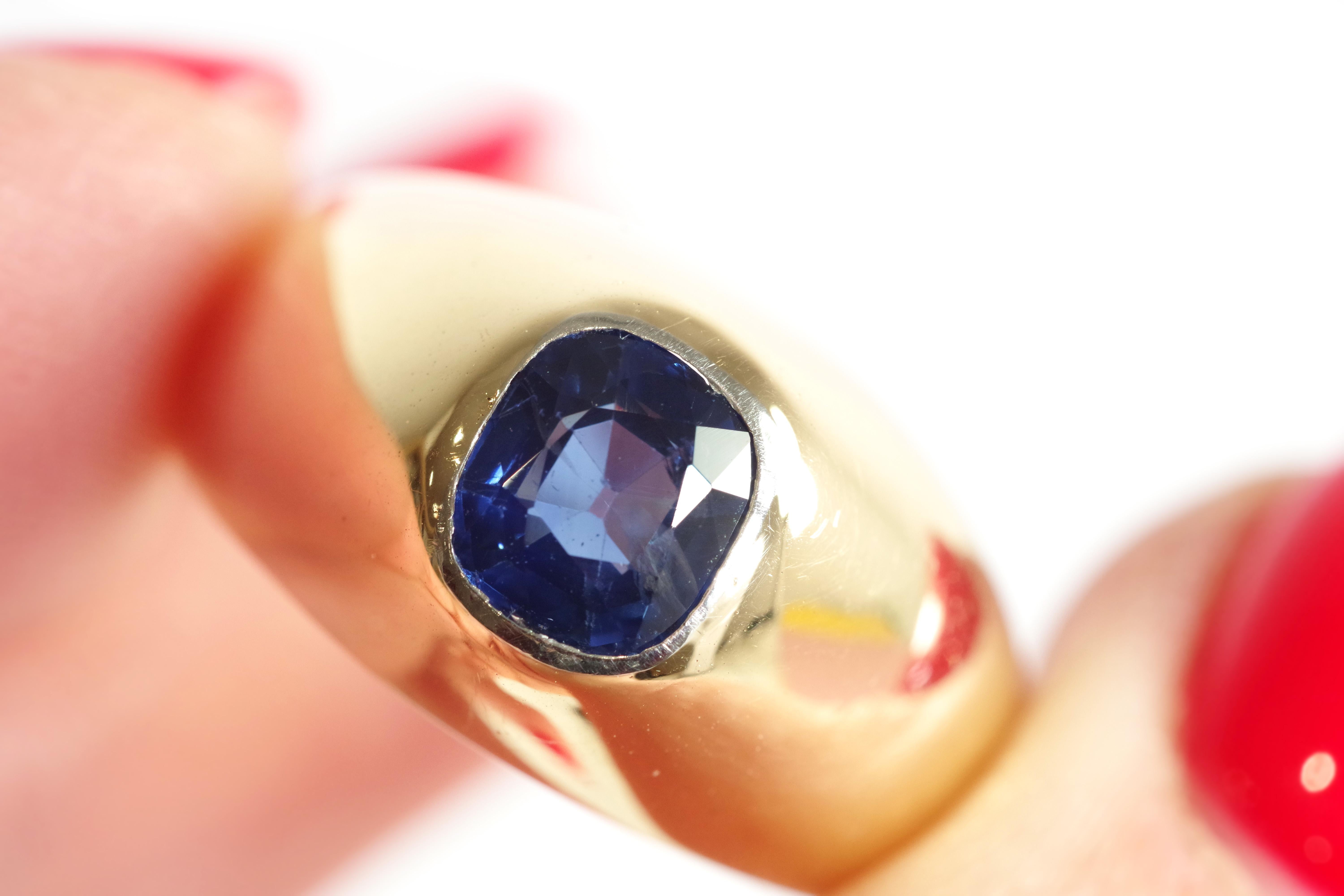 Ring mit 1,06 Karat natürlichem Saphir, 18 Karat Gold, um 1950 im Zustand „Gut“ im Angebot in PARIS, FR