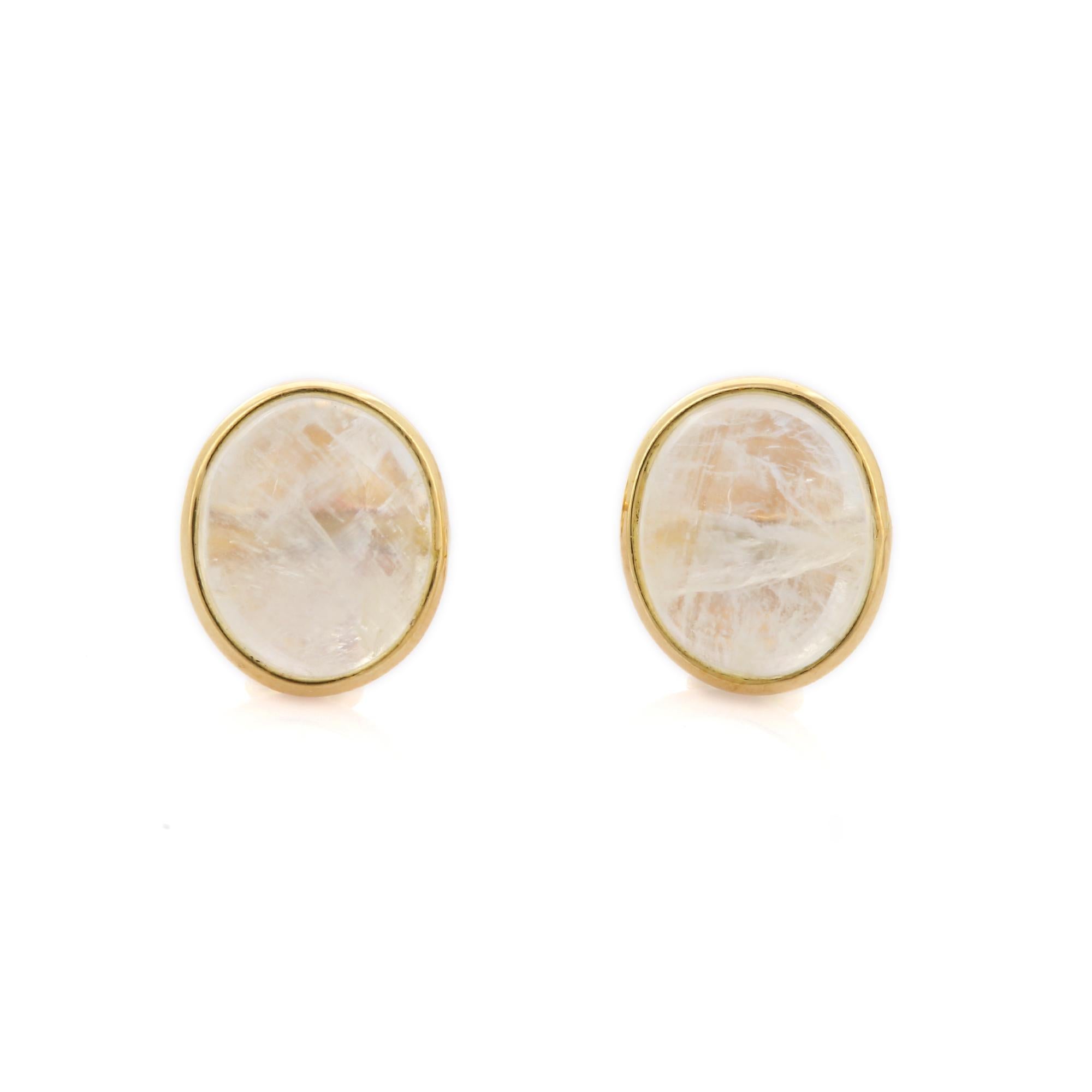 10.6 Ct Rose Moonstone Pierced Earrings in 18K Yellow Gold In New Condition For Sale In Houston, TX