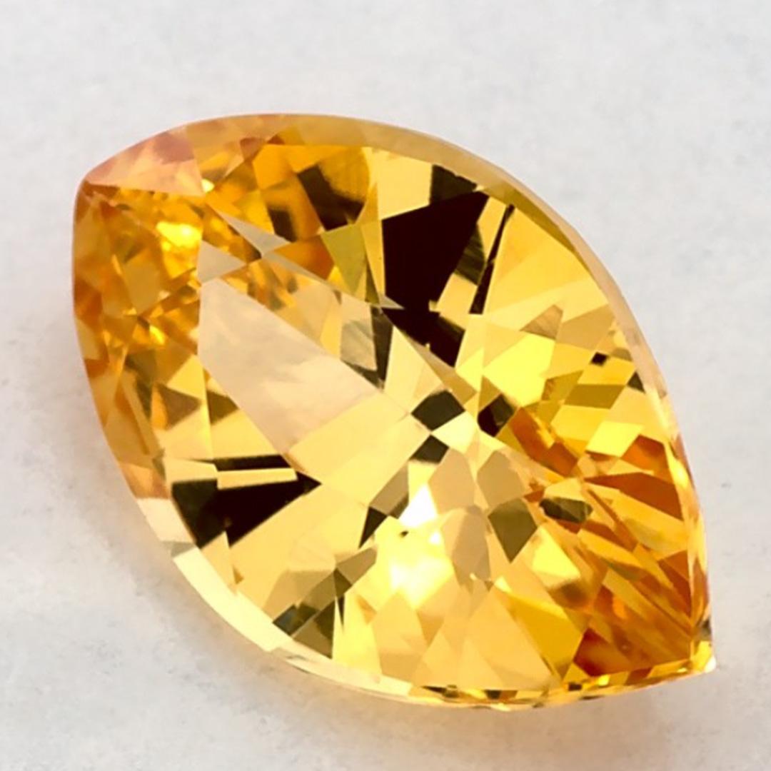 Questo zaffiro giallo naturale offre eleganza e raffinatezza. Con la sua ricca saturazione del colore e il taglio preciso, è il centro perfetto per un anello di fidanzamento o per un design di gioielli di lusso.

Questo zaffiro proviene dallo Sri